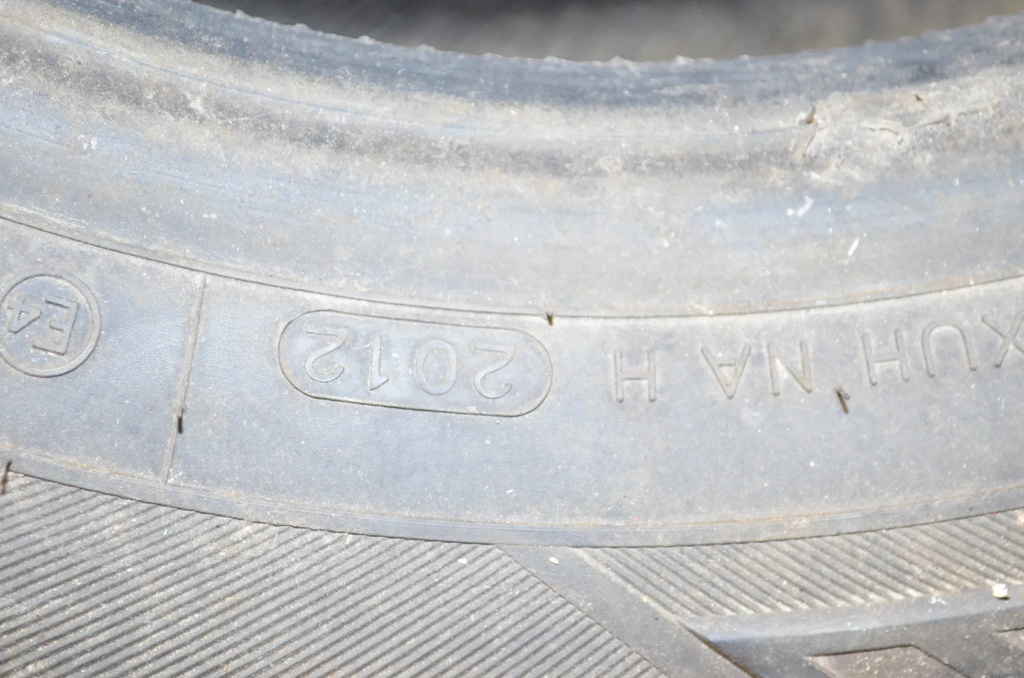Tire · BMW 5 Touring (F11) BMW 5 Touring (F11) 528 i 2010 – 6