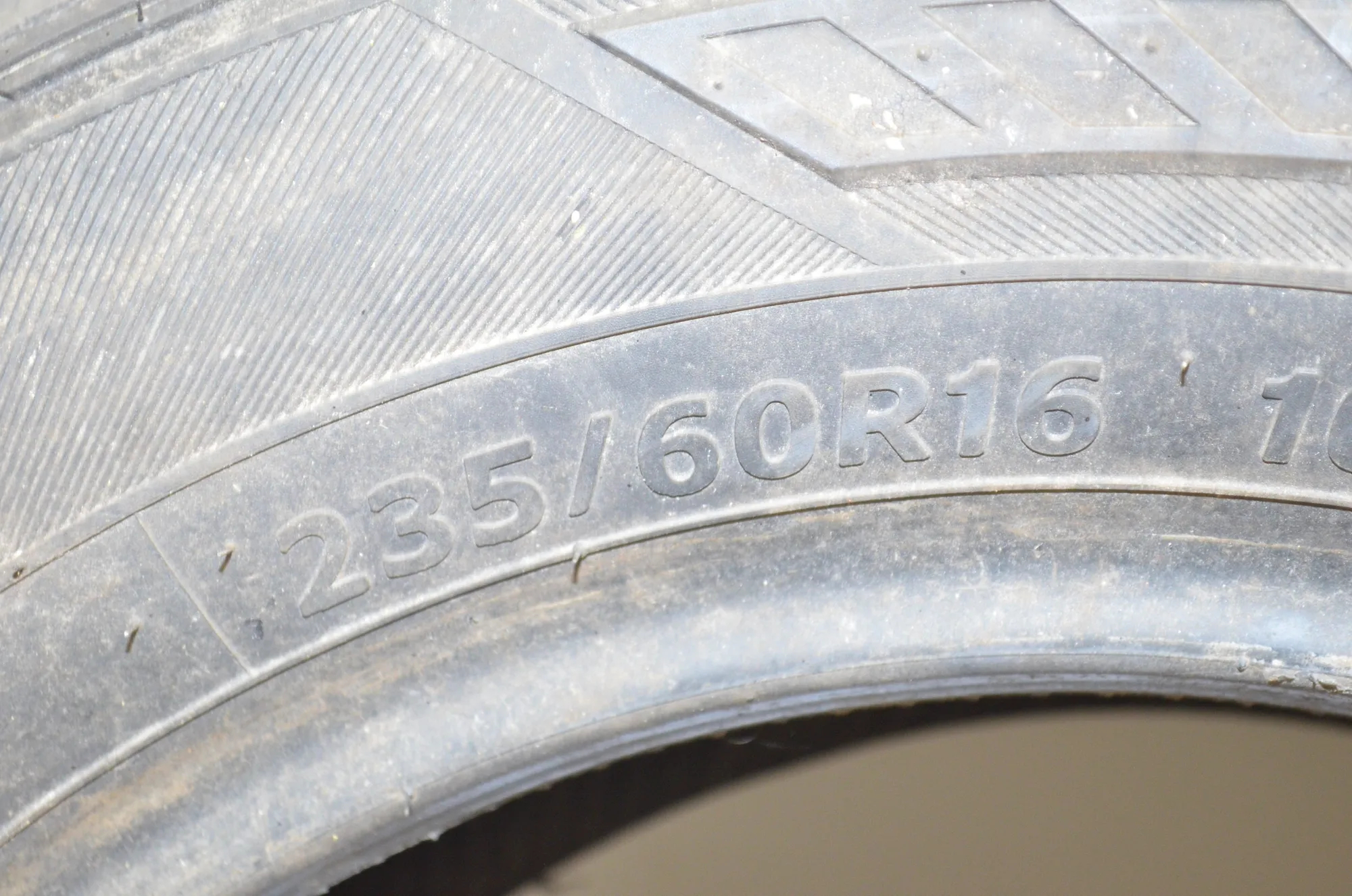 Tire · BMW 5 Touring (F11) BMW 5 Touring (F11) 528 i 2010 – 5
