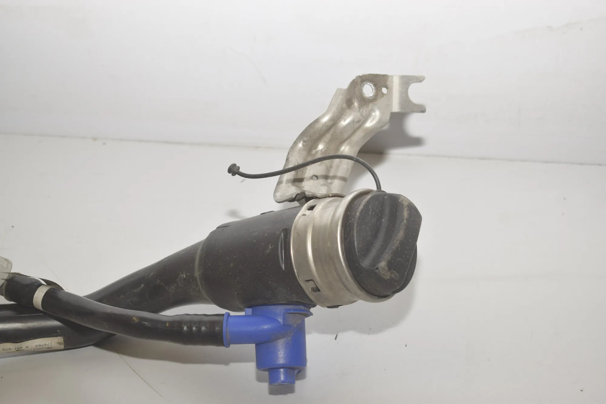 Fuel Tank Pipe – OEM 72711673 · BMW 5 (G30) (2016 - -) M 550 i xDrive 2017 – 3