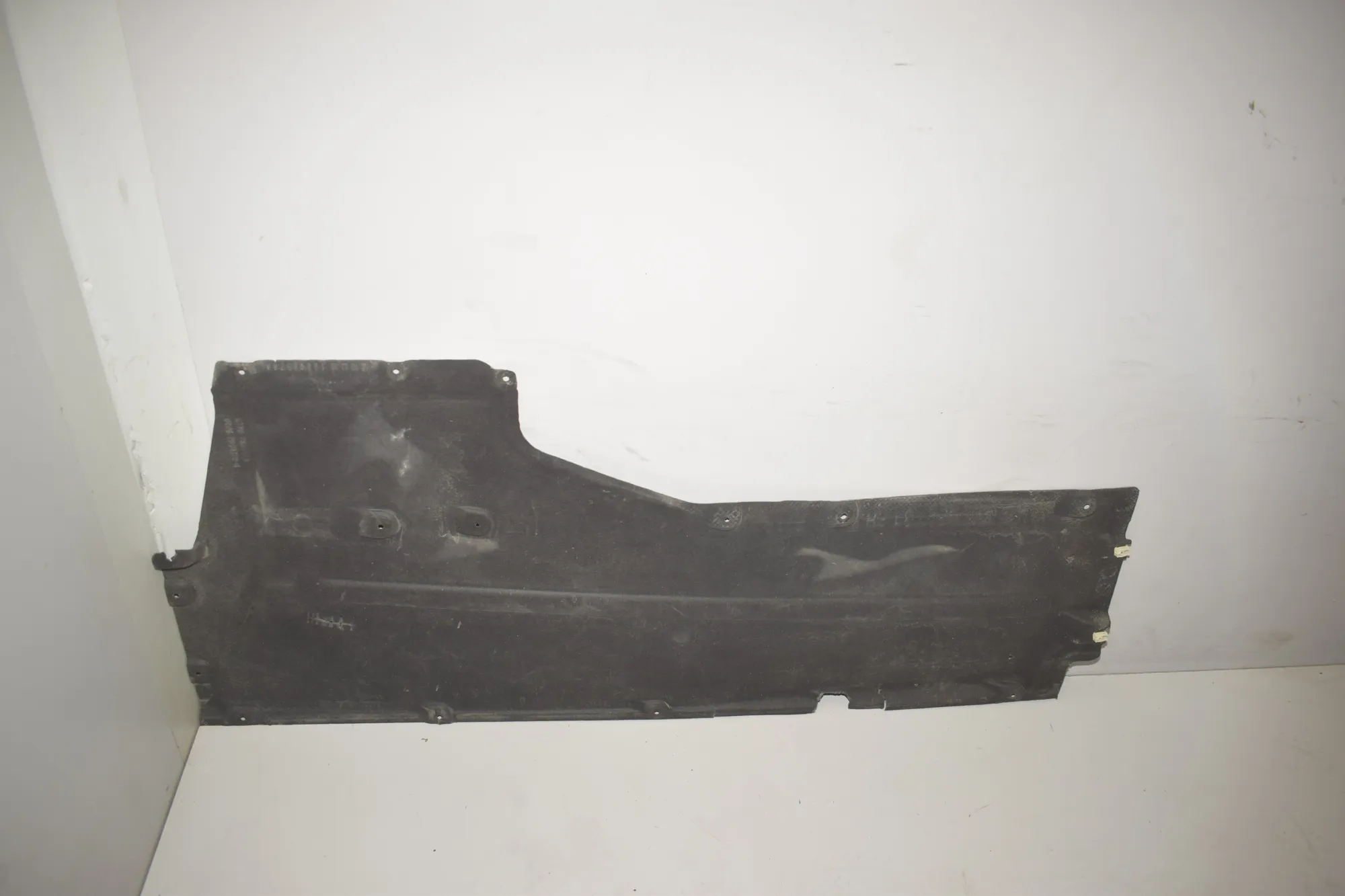 Right Side Underbody Cover – OEM 7351448 · BMW 5 (G30) (2016 - -) M 550 i xDrive 2017 – 3