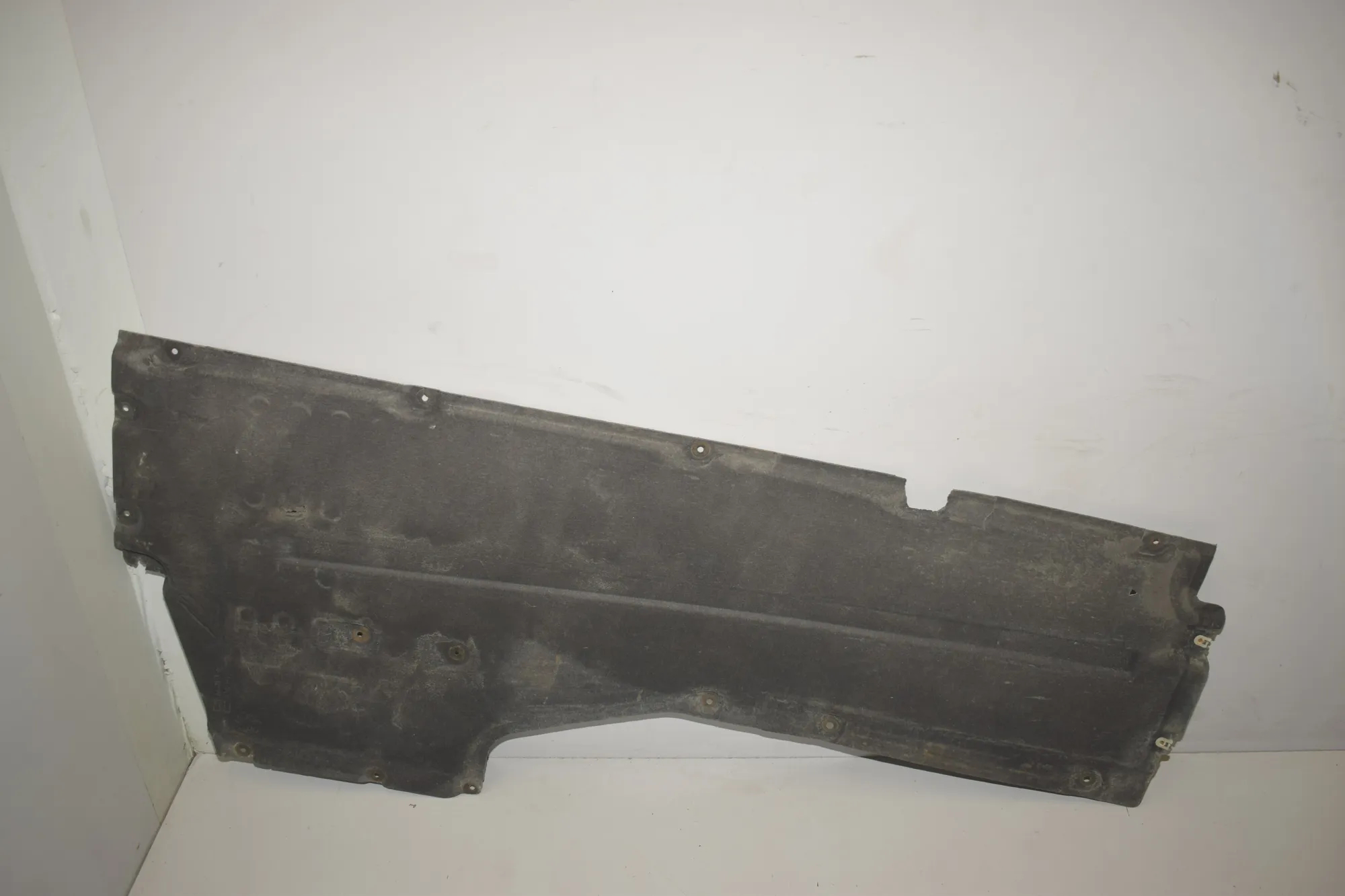 Right Side Underbody Cover – OEM 7351448 · BMW 5 (G30) (2016 - -) M 550 i xDrive 2017 – 2