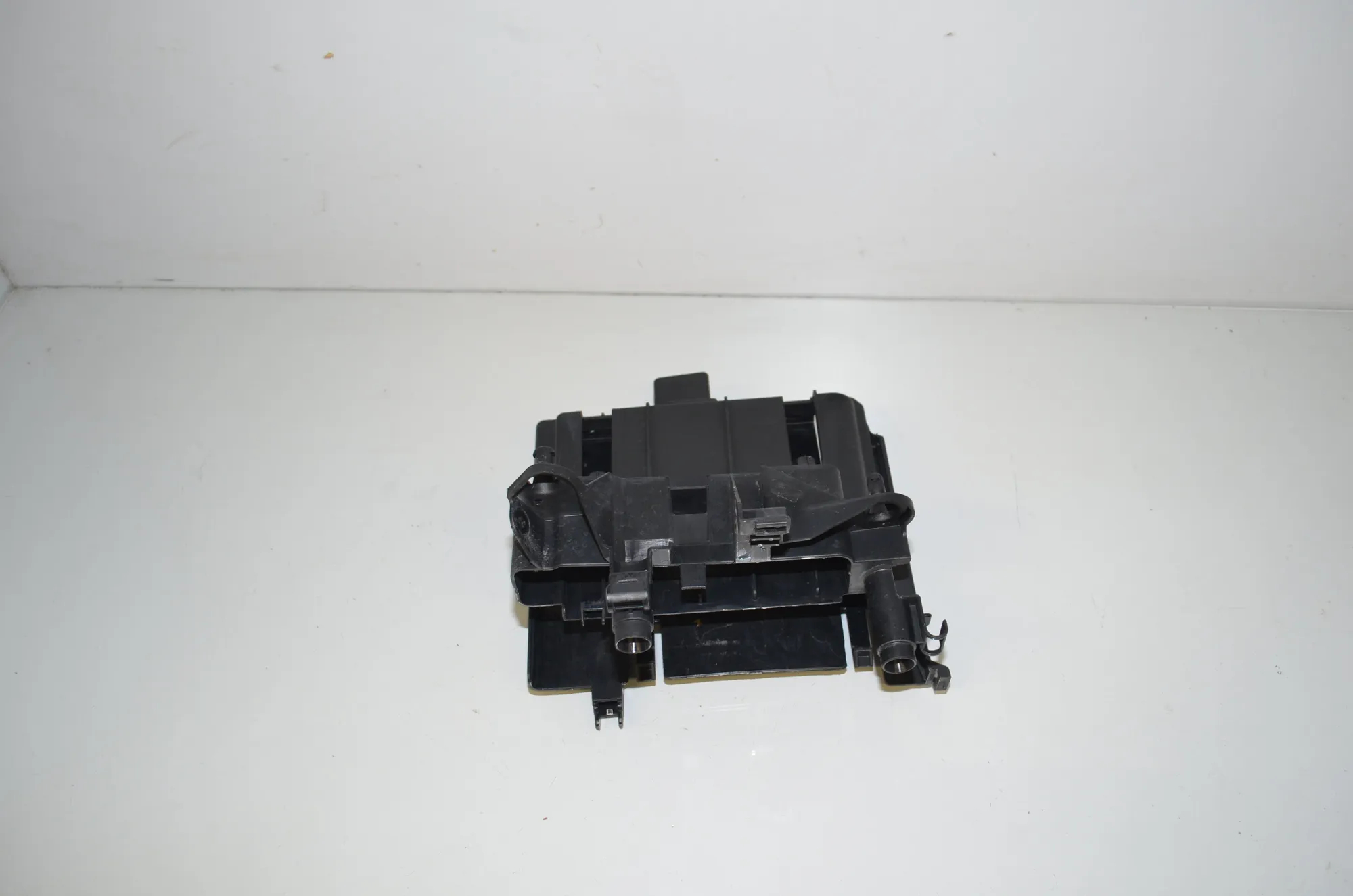 Bracket – OEM 8601609 · BMW 5 (G30) (2016 - -) M 550 i xDrive 2017 – 2
