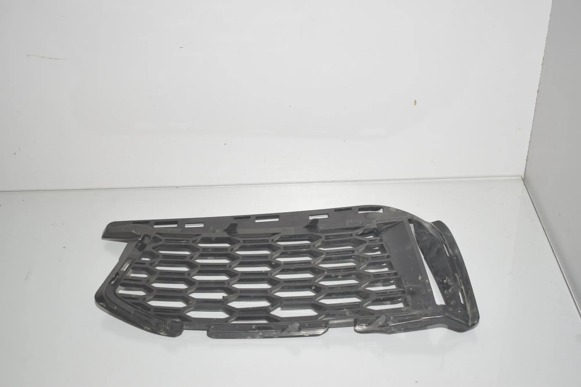 Grilles – OEM 8063422 · BMW 5 (G30) (2016 - -) M 550 i xDrive 2017 – 3