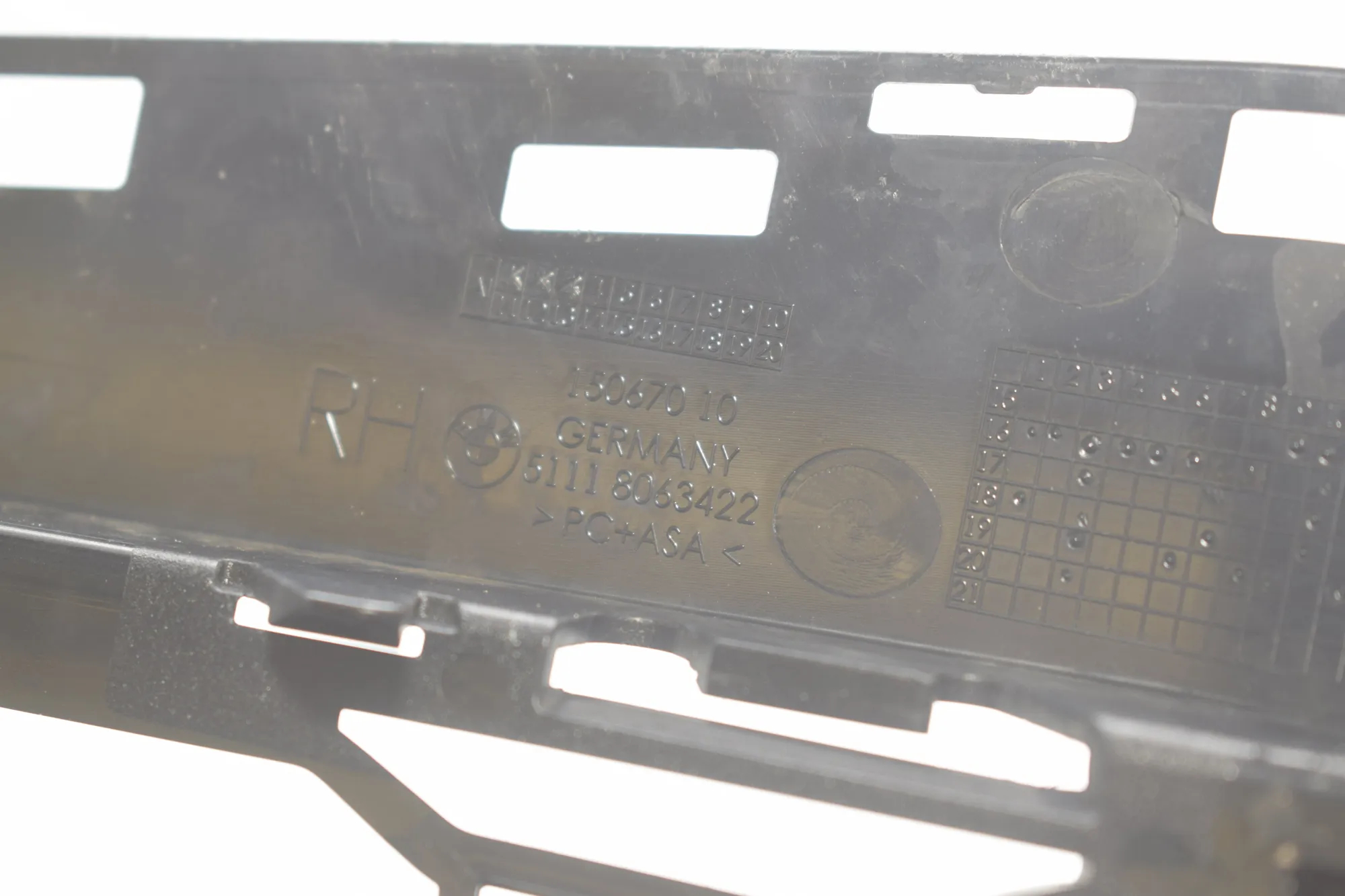 Grilles – OEM 8063422 · BMW 5 (G30) (2016 - -) M 550 i xDrive 2017 – 5