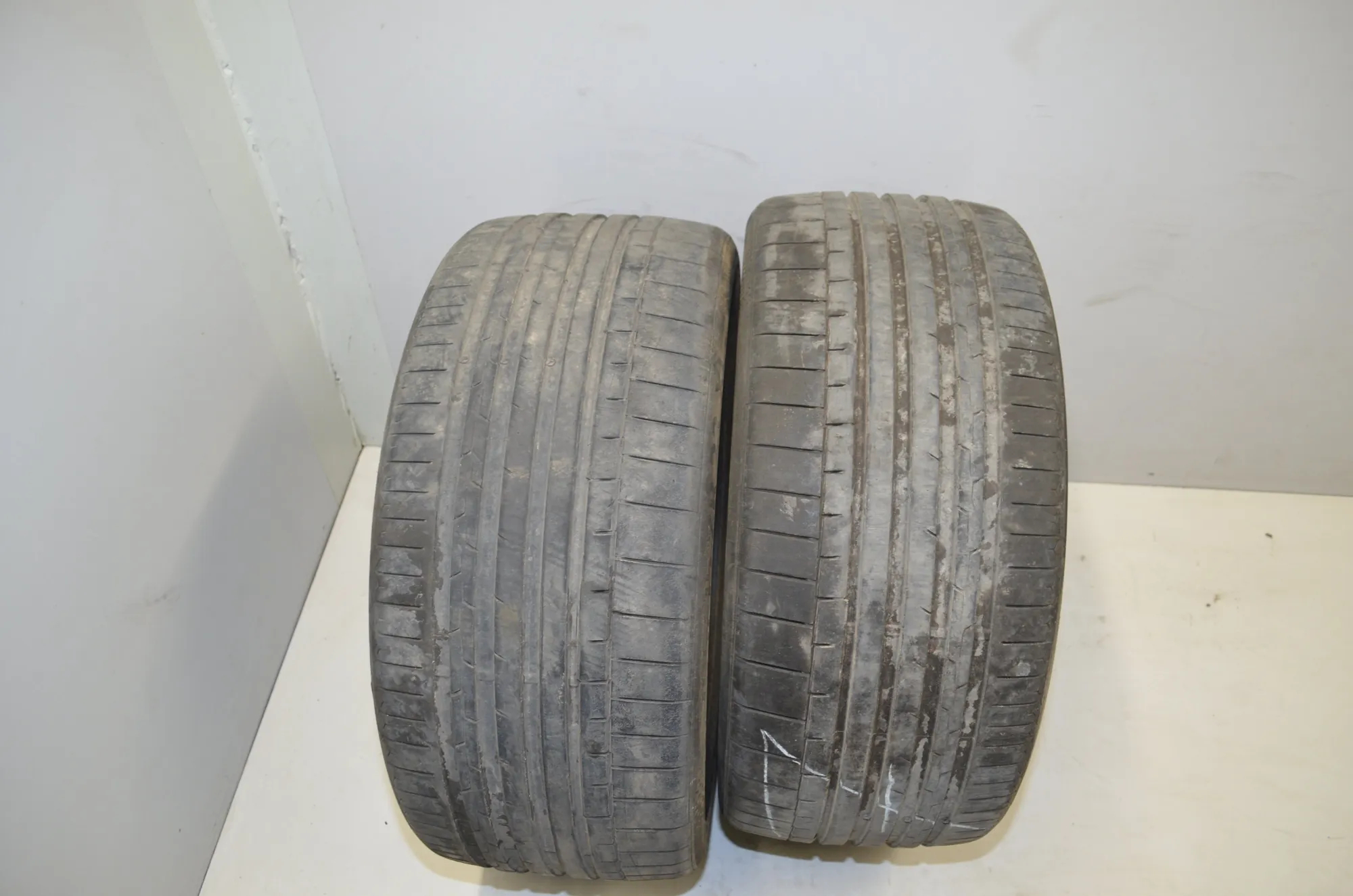 Tire · BMW X6 (E71, E72) BMW X6 (E71, E72) xDrive 30 d 2009