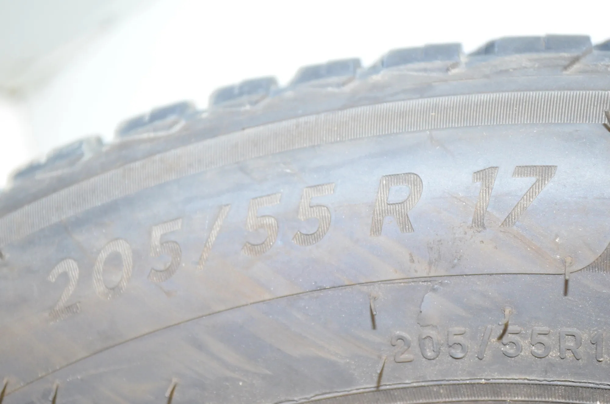 Tire · BMW 5 (F10) BMW 5 (F10) 520 d 2012 – 5