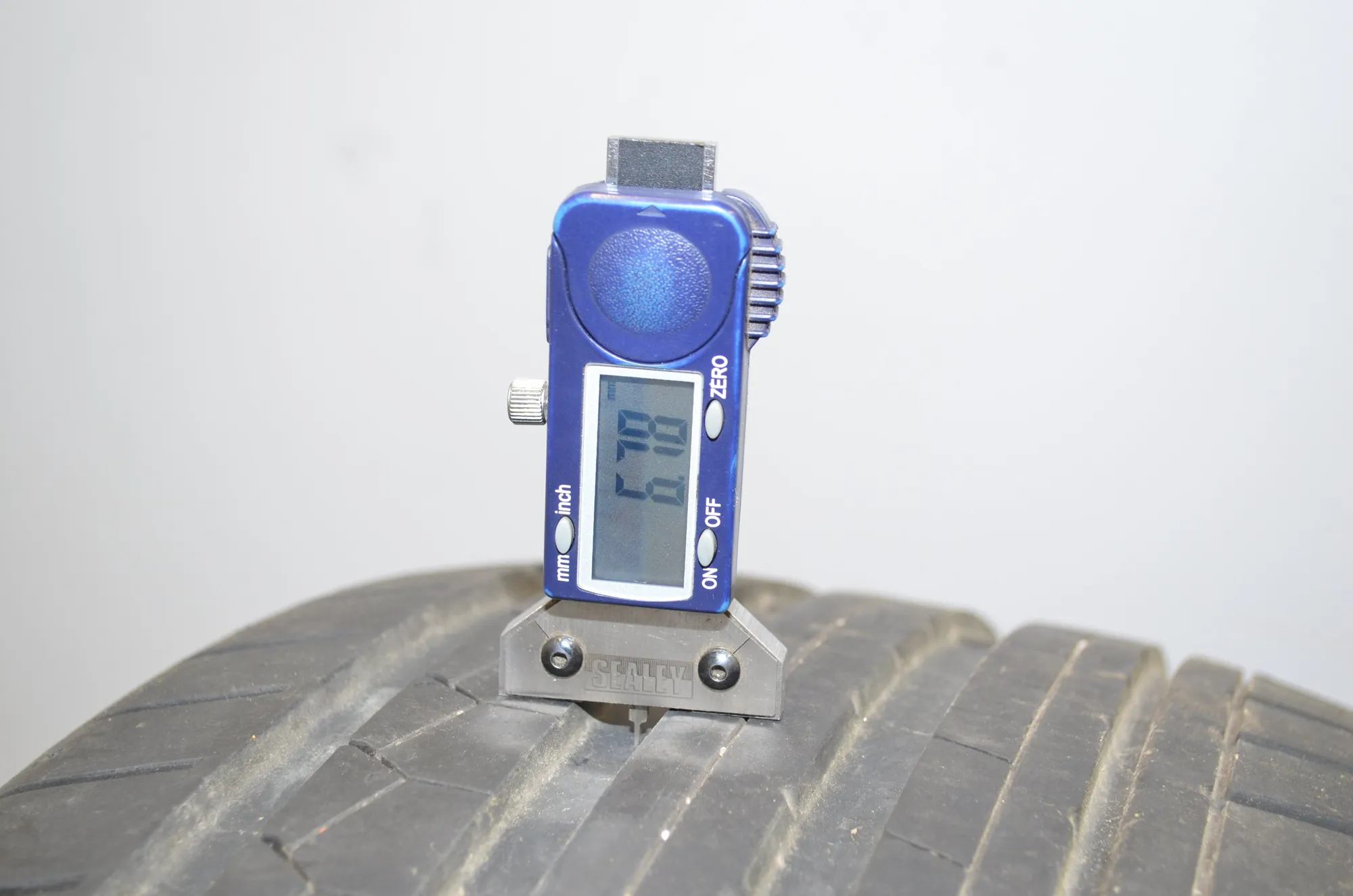 Tire · BMW X6 (E71, E72) BMW X6 (E71, E72) xDrive 30 d 2009 – 8