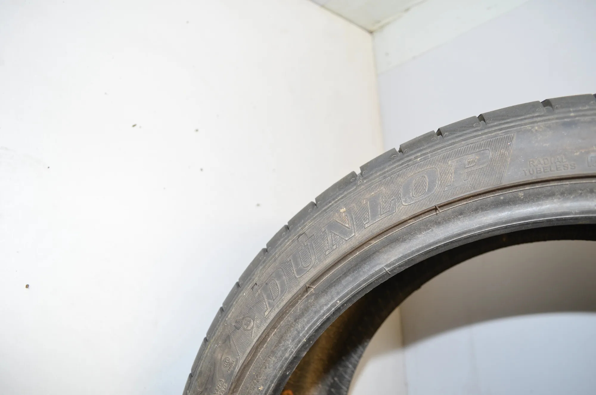 Tire · BMW X6 (E71, E72) BMW X6 (E71, E72) xDrive 30 d 2009 – 3