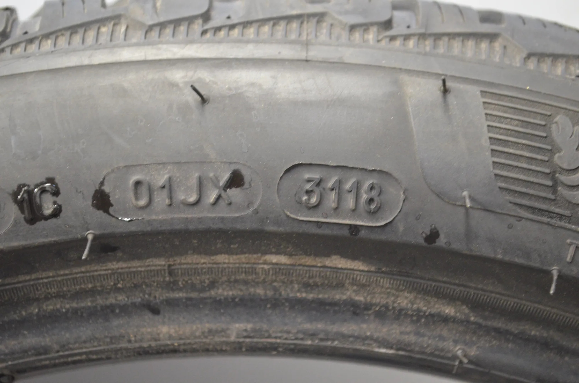 Tire · BMW 3 (F30, F80) BMW 3 (F30, F80) 330 d 2013 – 4