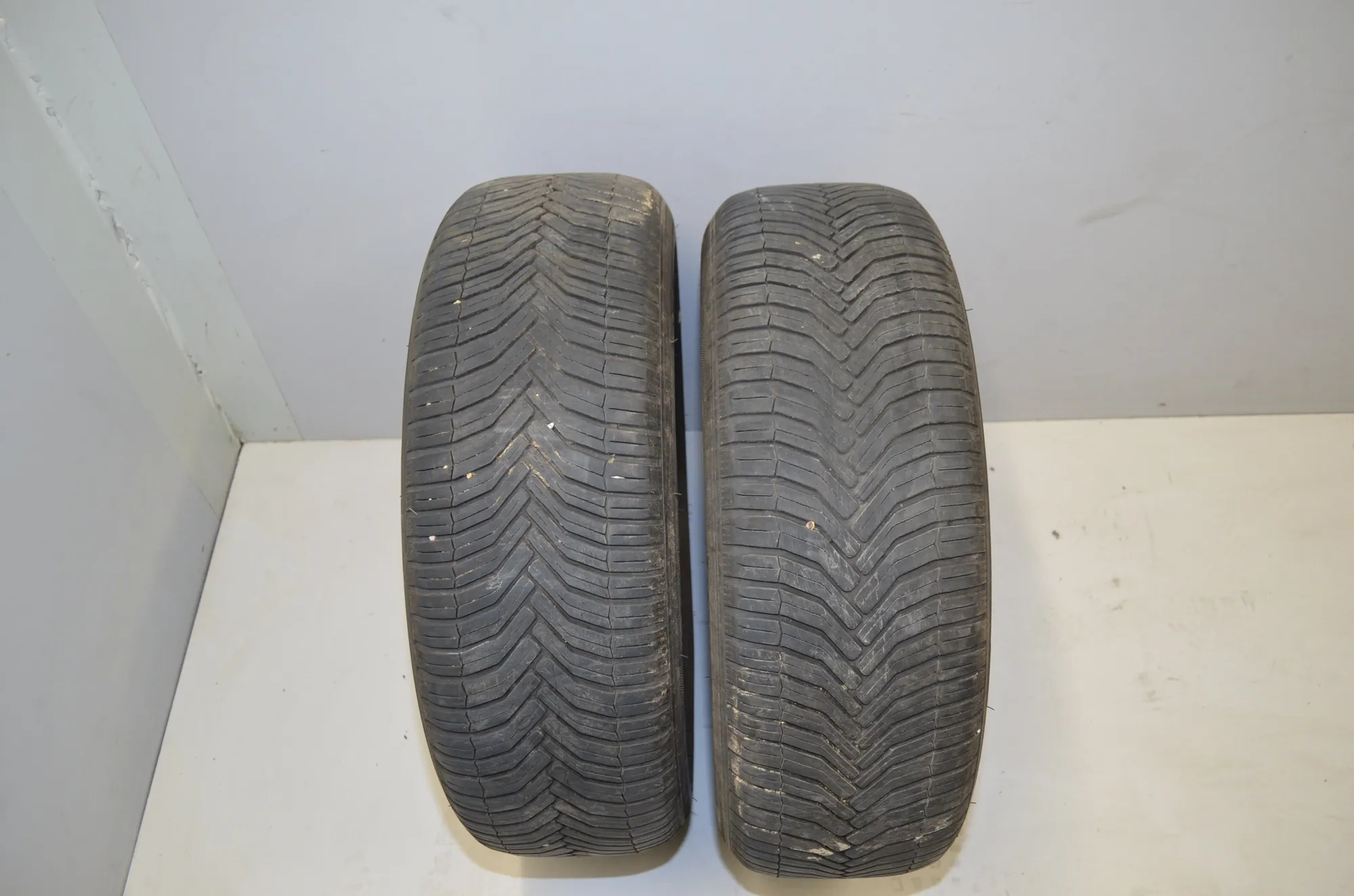 Tire · BMW 2 Active Tourer (F45) BMW 2 Active Tourer (F45) 220 d 2015 – 6