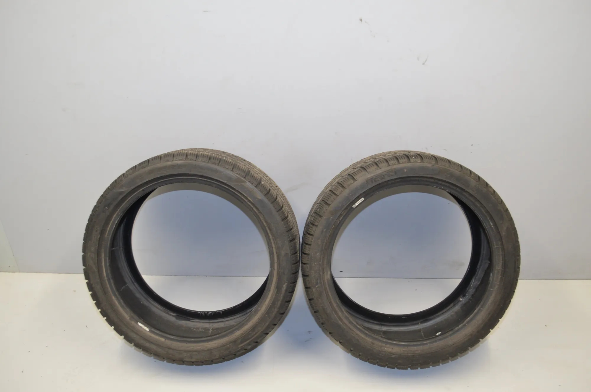 Tire · BMW 5 Touring (F11) BMW 5 Touring (F11) 530 i 2011