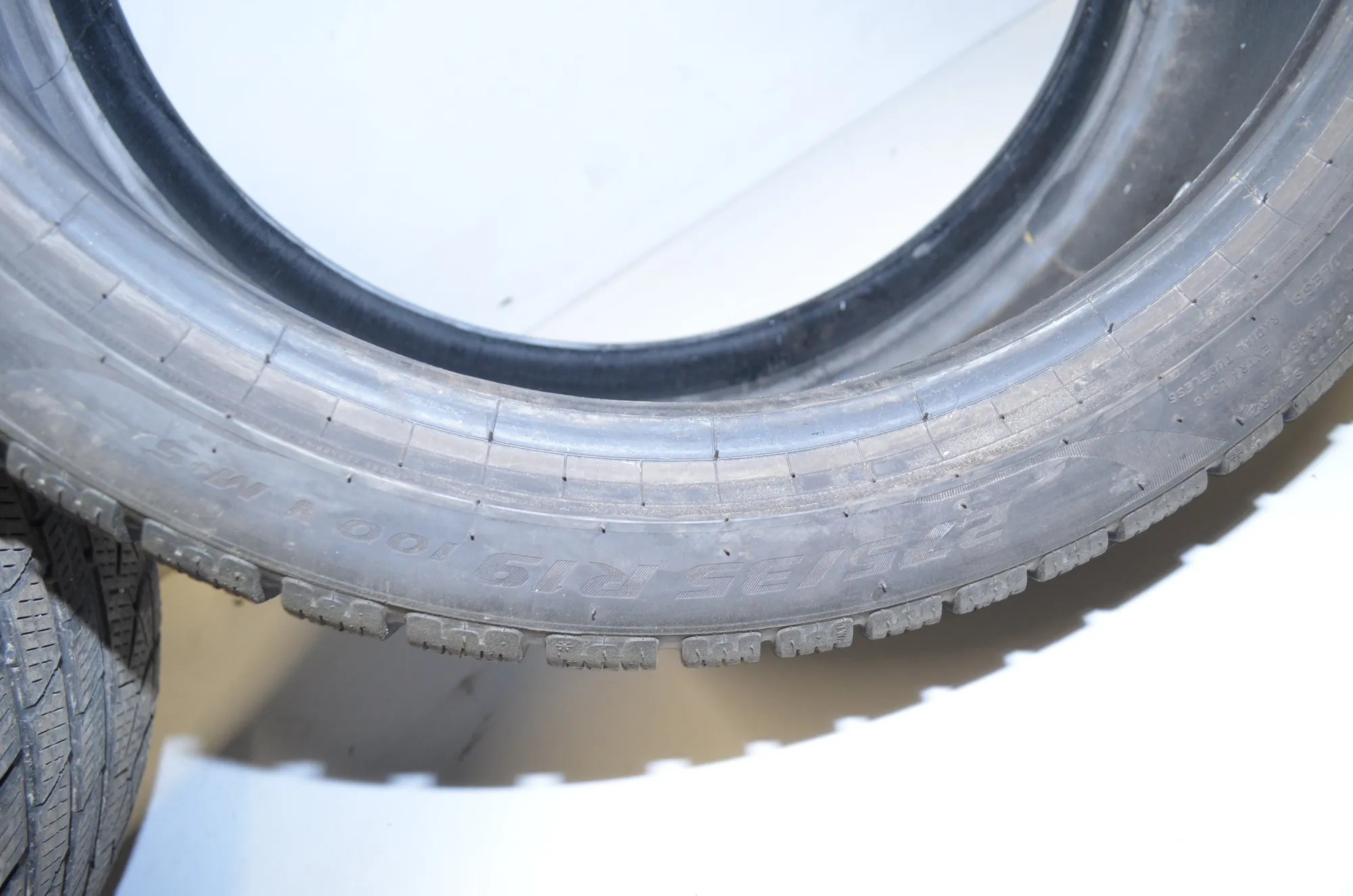 Tire · BMW 5 Touring (F11) BMW 5 Touring (F11) 530 i 2011 – 3