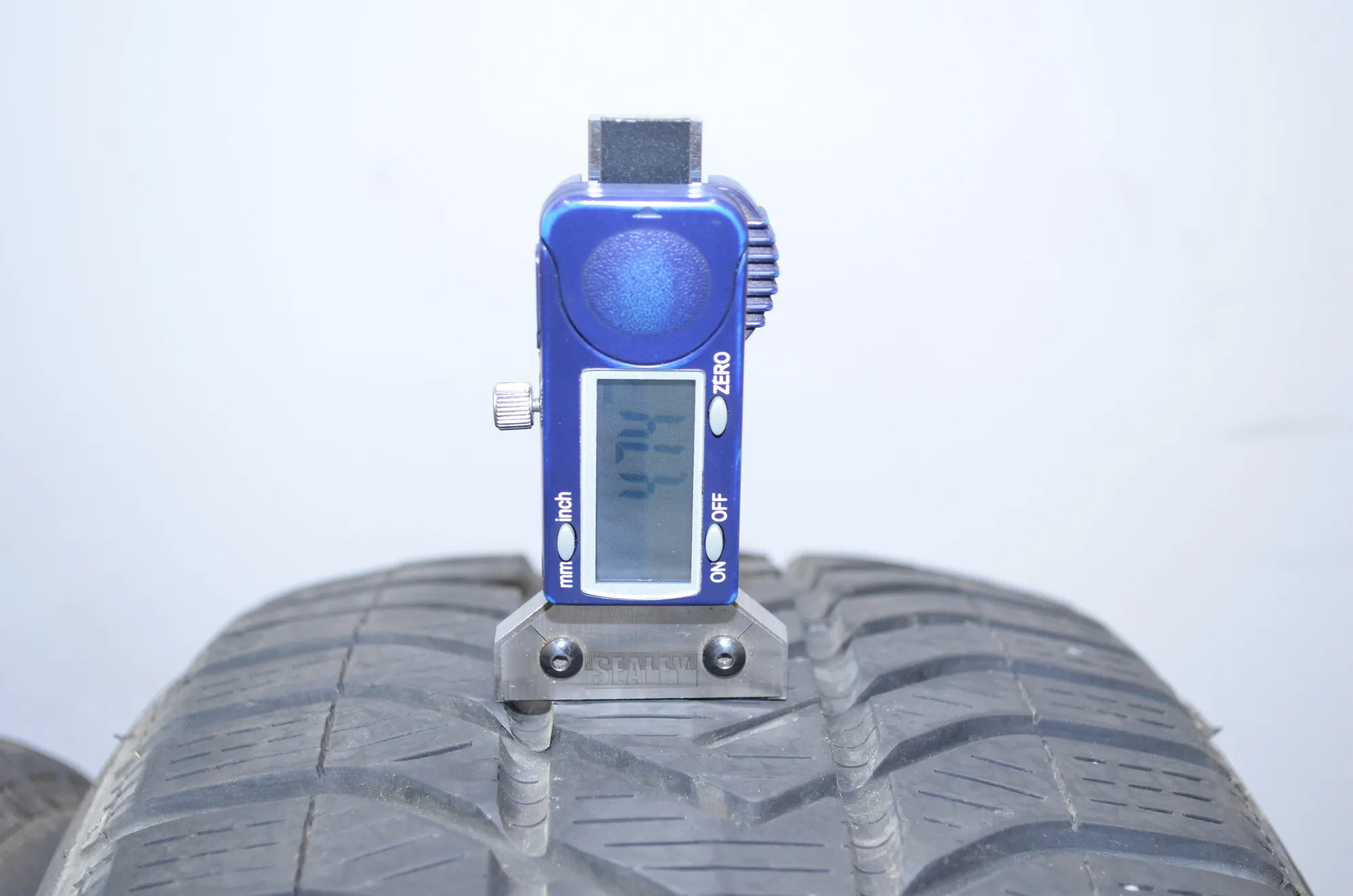 Tire · BMW 5 (F10) BMW 5 (F10) 520 d 2014 – 8