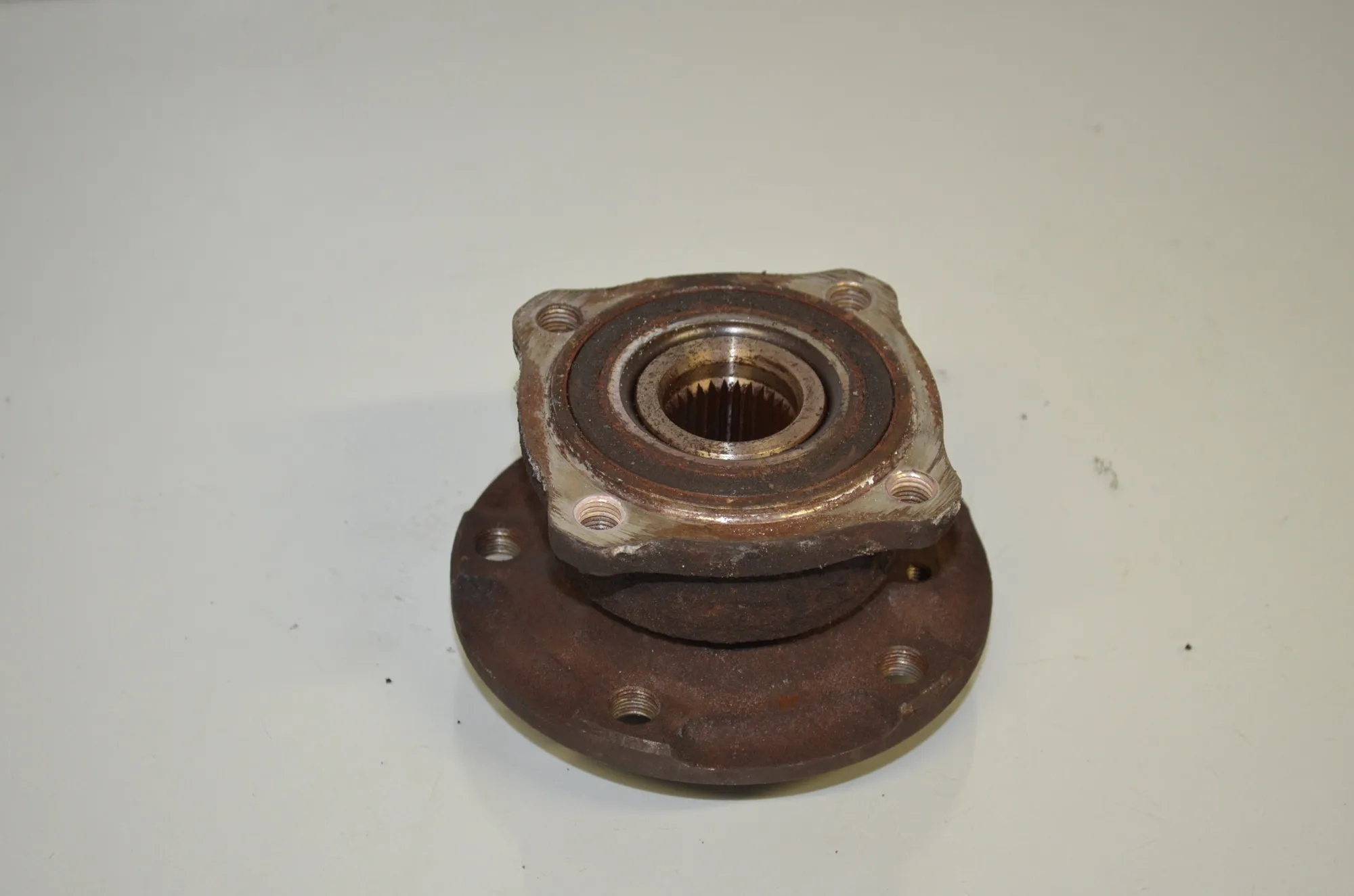 Rear Right Wheel Bearing – OEM 6867806 · BMW 7 (F01, F02) 730 d 2011 – 4