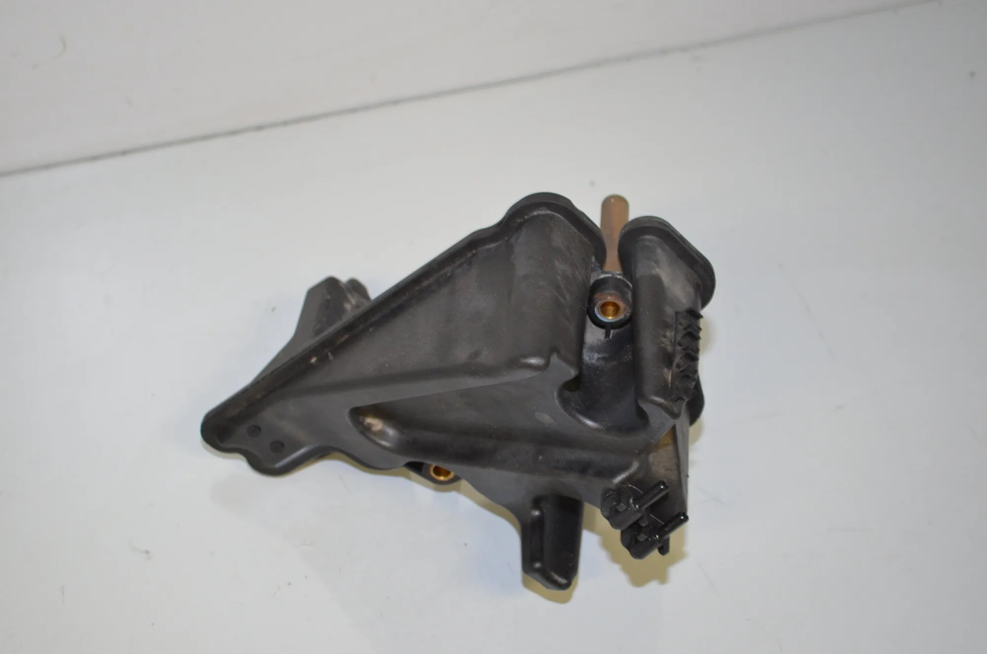 Vacuum Tank – OEM 8512680 · BMW X6 (E71, E72) M 50 d 2014