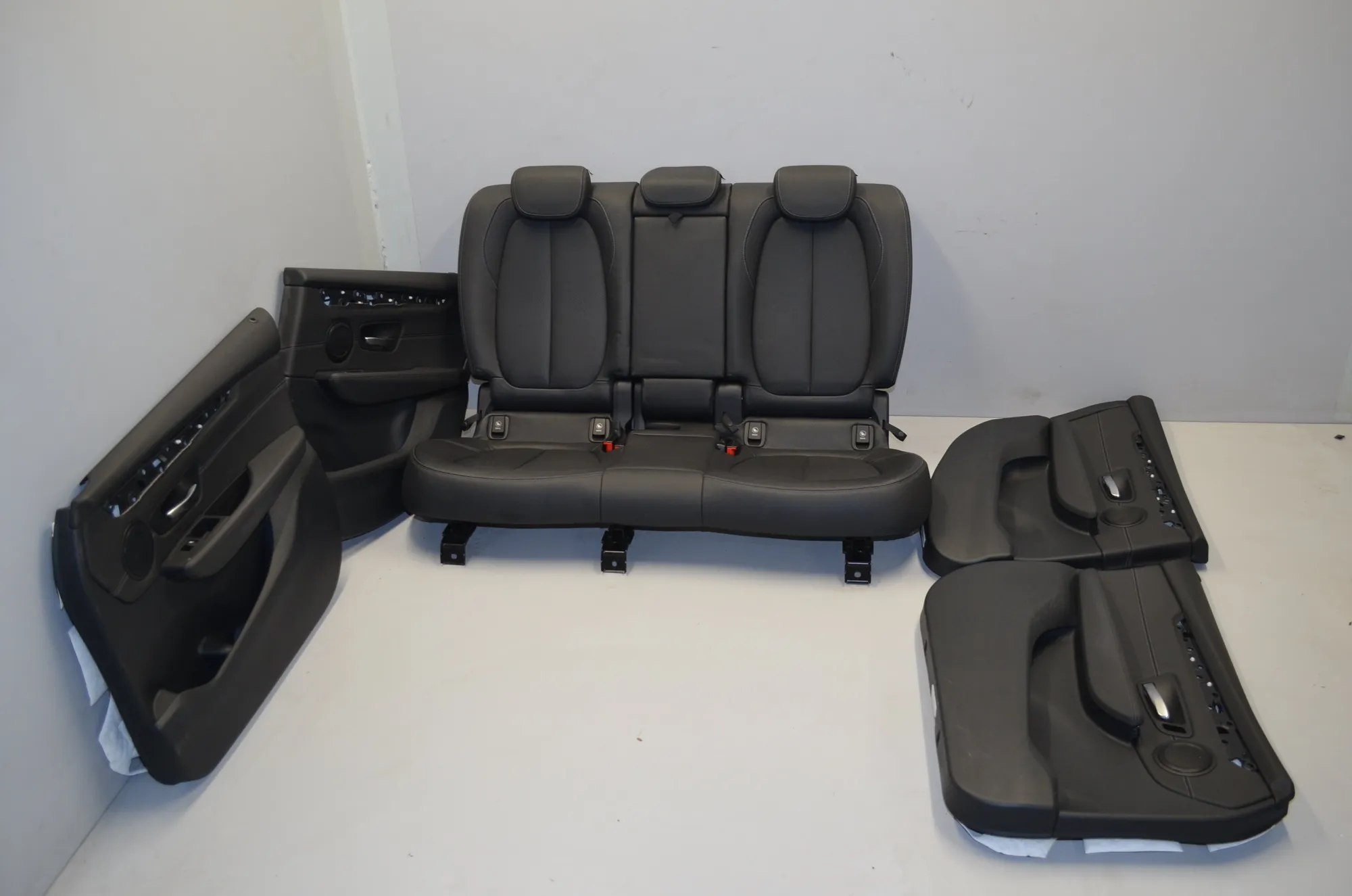 Seat set · BMW 2 Active Tourer (F45) 225 i 2015 – 8