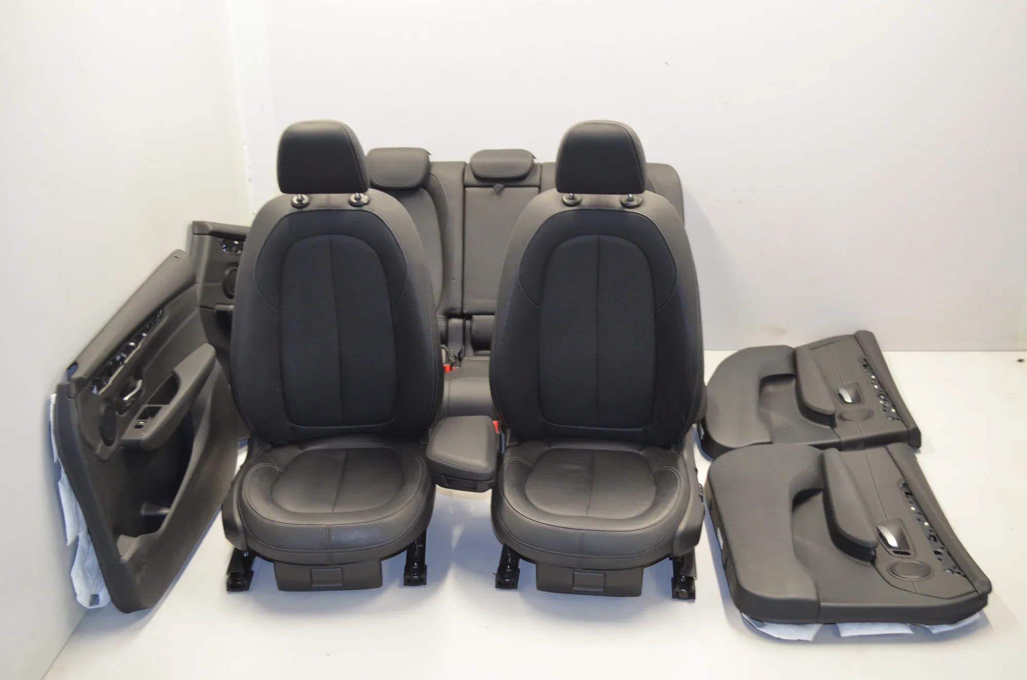 Seat set · BMW 2 Active Tourer (F45) 225 i 2015