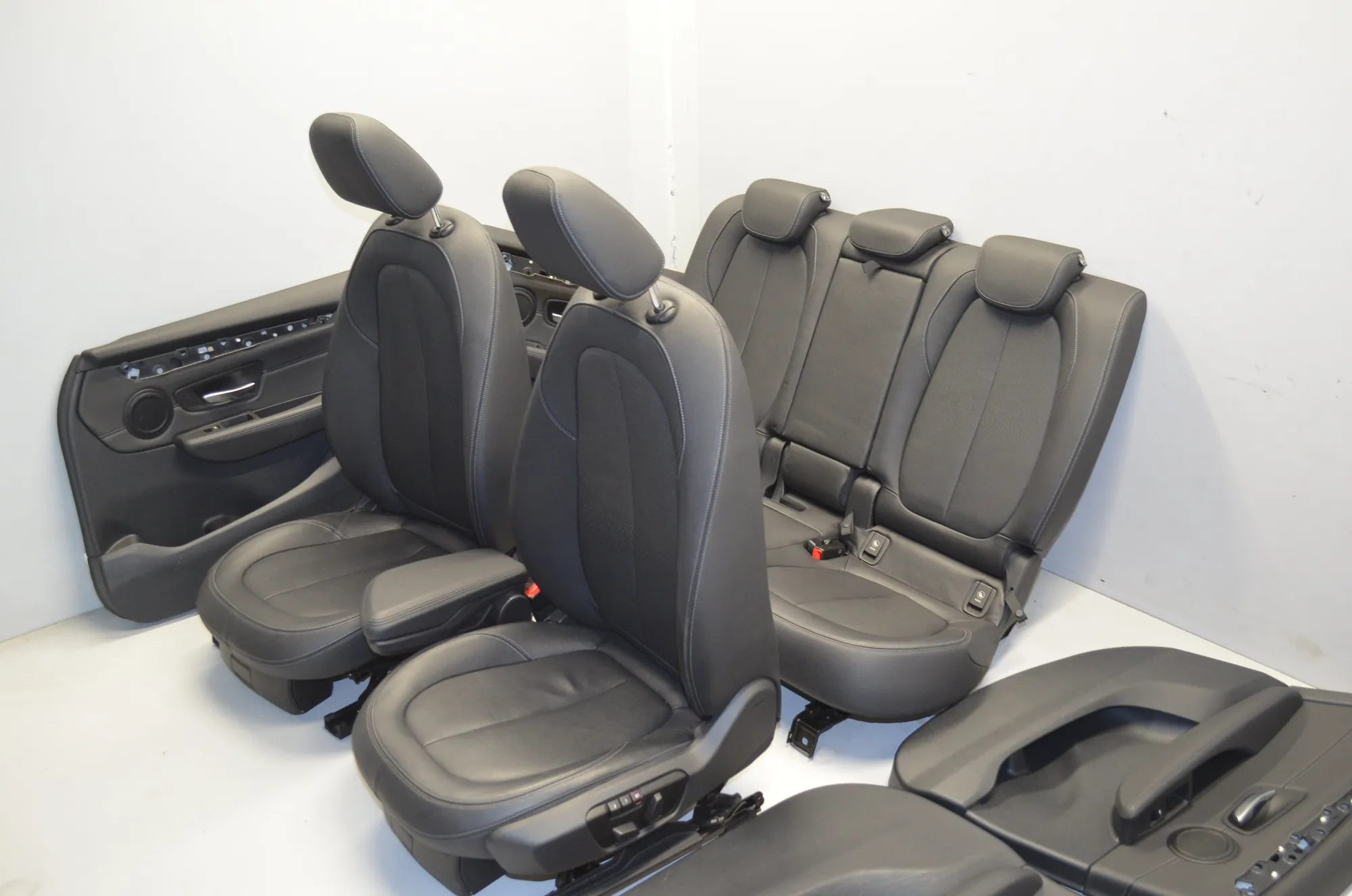 Seat set · BMW 2 Active Tourer (F45) 225 i 2015 – 3