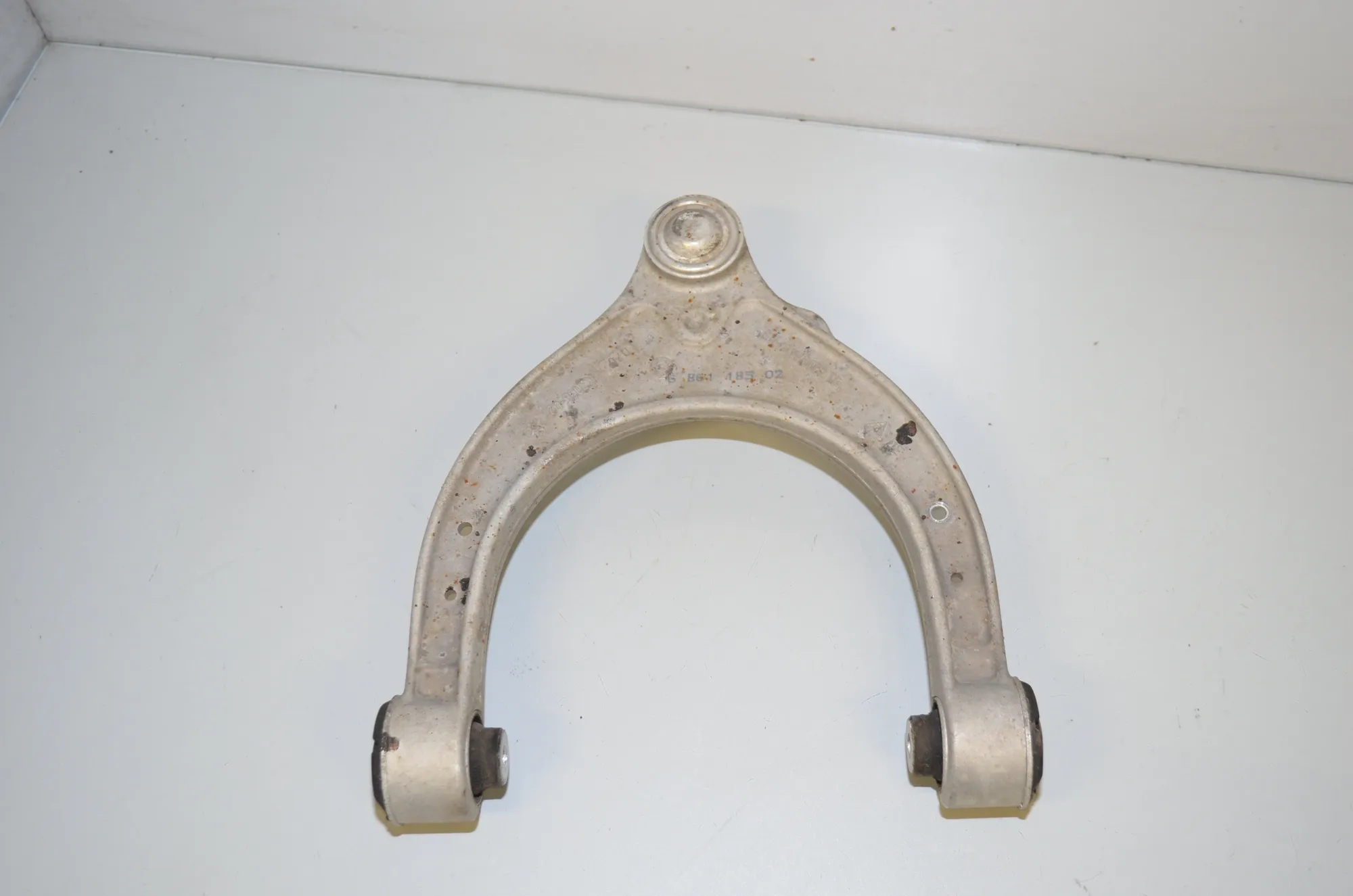 Front Left Upper Control Arm – OEM 6861185 · BMW 5 (G30) (2016 - -) M 550 i xDrive 2017