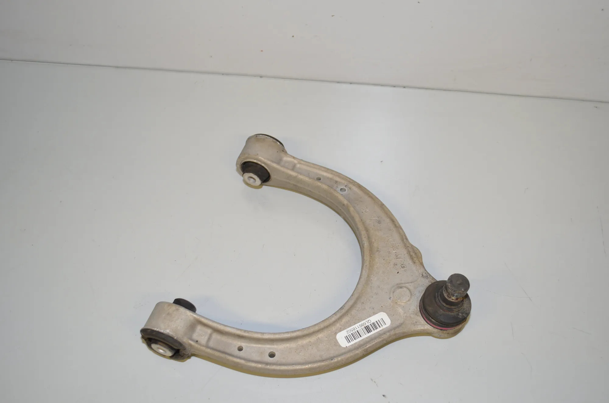 Front Left Upper Control Arm – OEM 6861185 · BMW 5 (G30) (2016 - -) M 550 i xDrive 2017 – 3