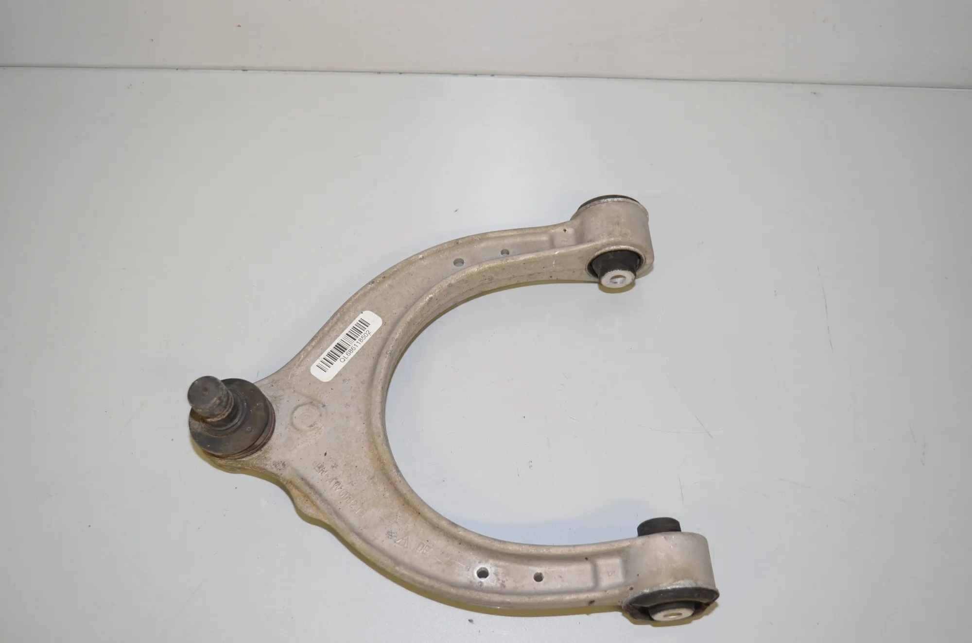 Front Left Upper Control Arm – OEM 6861185 · BMW 5 (G30) (2016 - -) M 550 i xDrive 2017 – 4