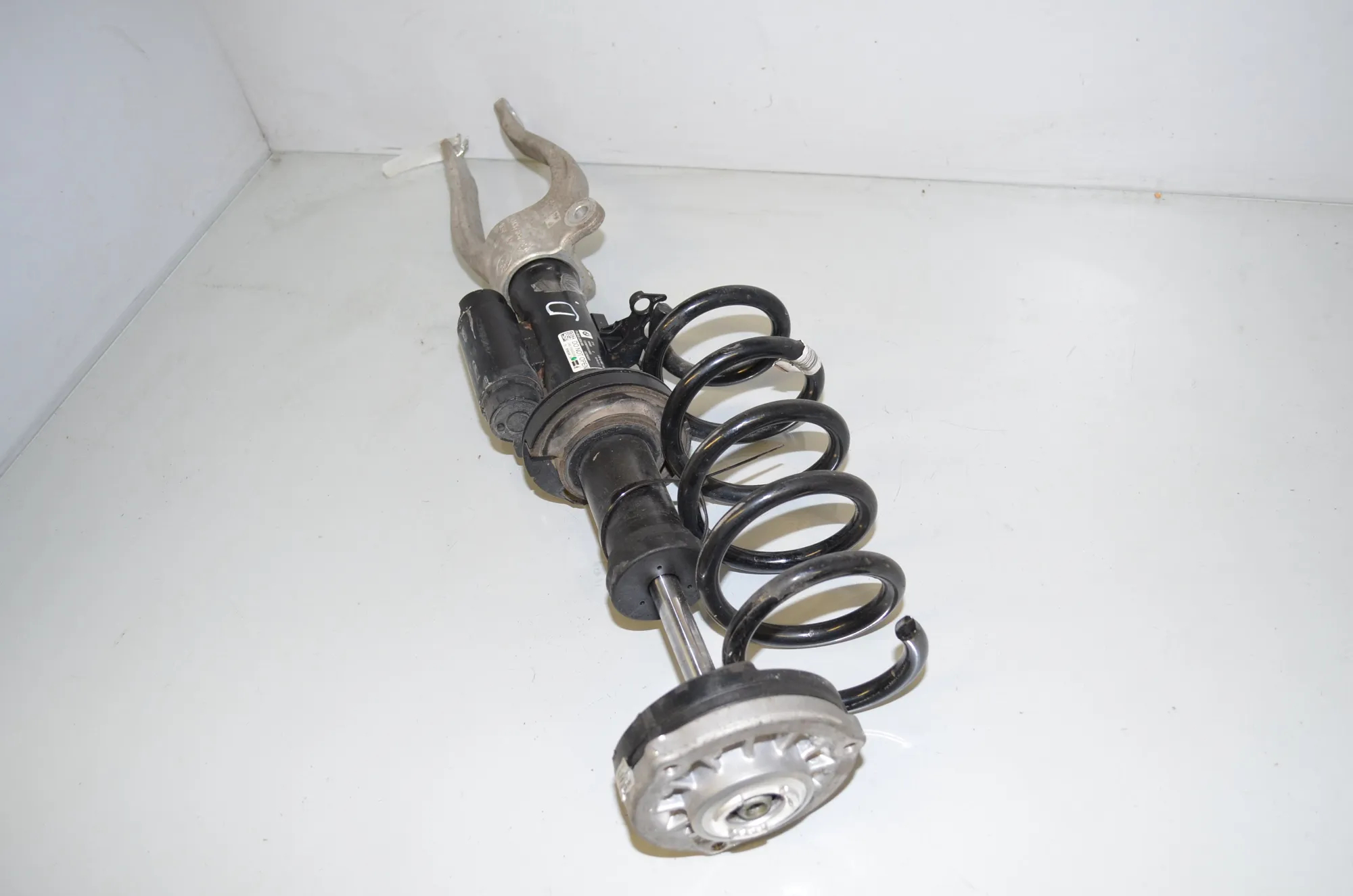 Front Right Shock Absorber – OEM 6866396 · BMW 5 (G30) (2016 - -) M 550 i xDrive 2017 – 5