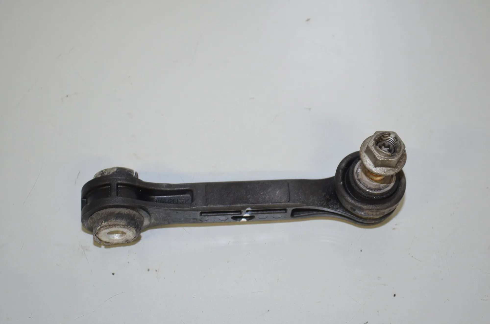 Rear Left Stabilizer Link – OEM 6861482 · BMW 5 (G30) (2016 - -) M 550 i xDrive 2017 – 3