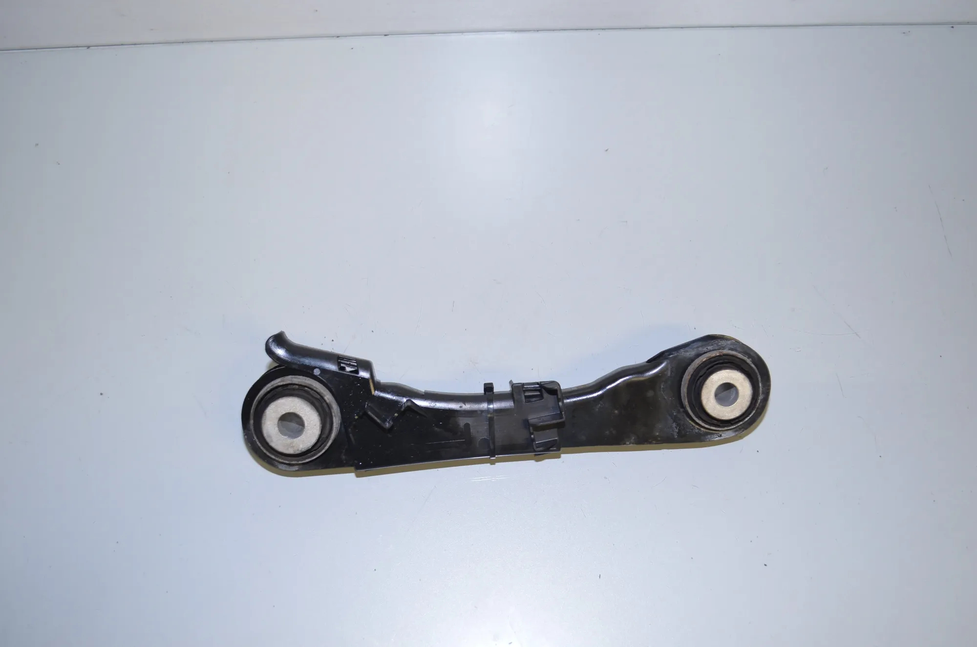 Rear Left Control Arm – OEM 6867537 · BMW 5 (G30) (2016 - -) M 550 i xDrive 2017 – 3