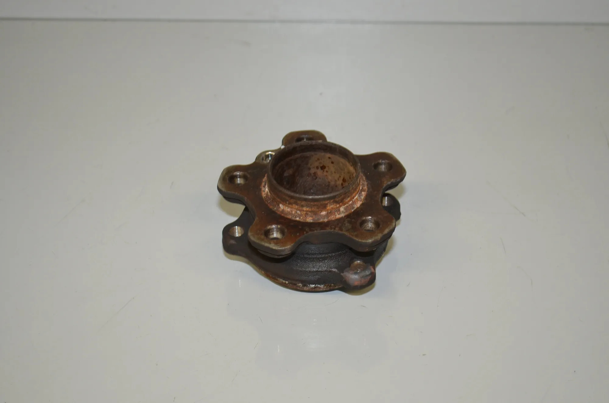 Front Left Wheel Bearing – OEM 6899176 · BMW 7 (G11, G12) 730 d 2016 – 2