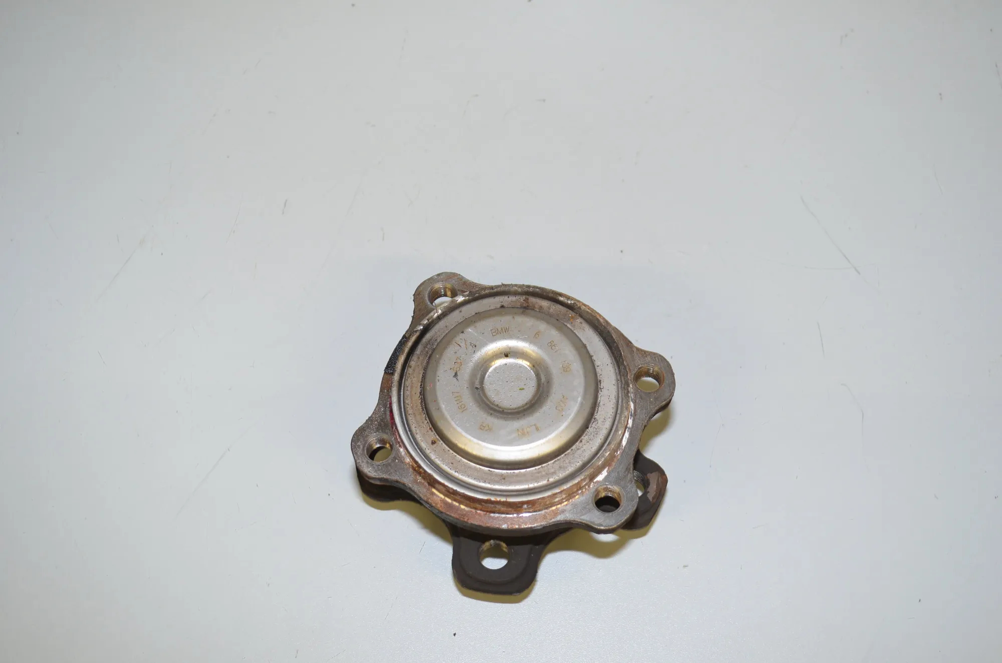 Front Left Wheel Bearing – OEM 6899176 · BMW 7 (G11, G12) 730 d 2016 – 3