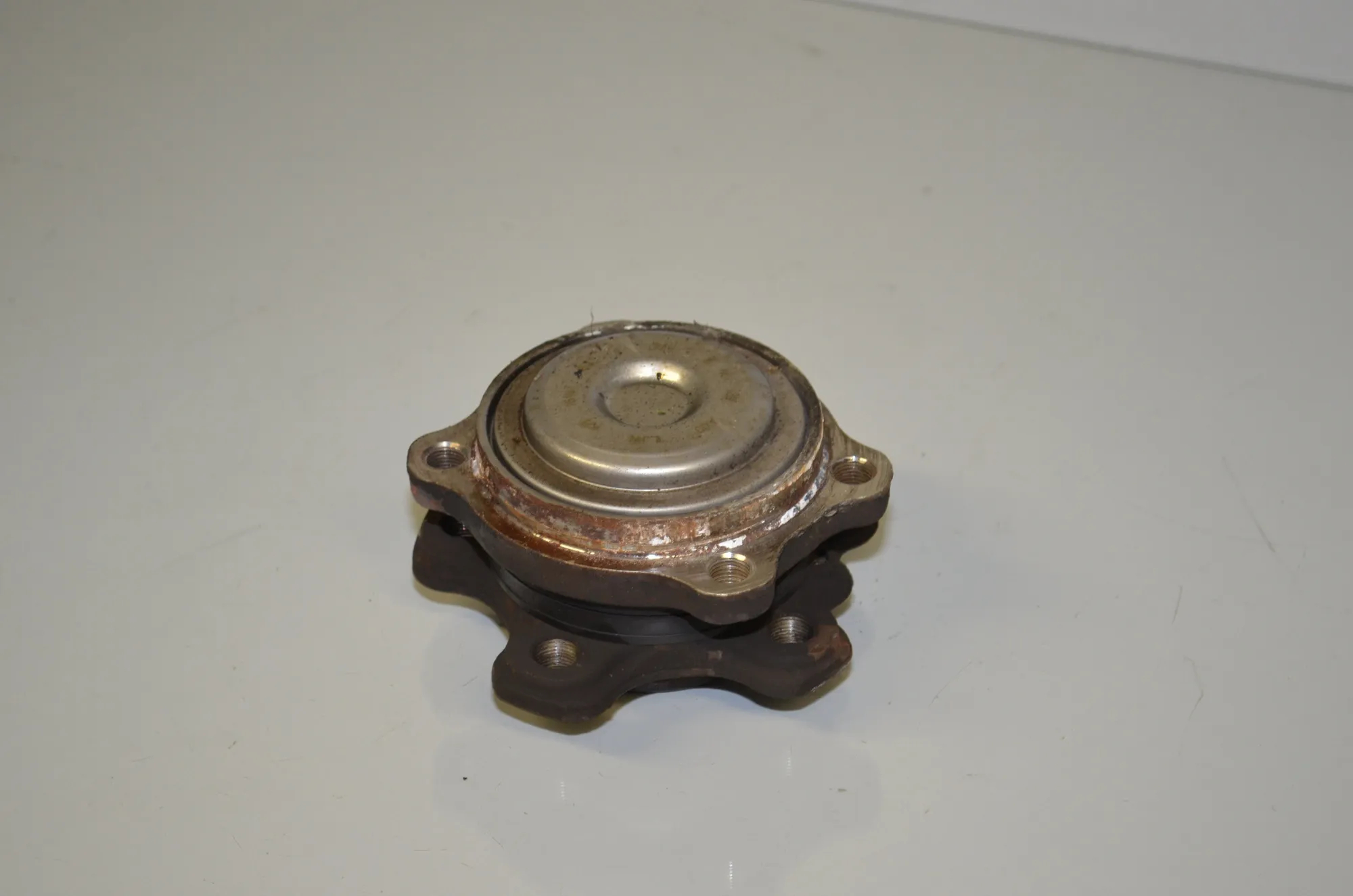 Front Left Wheel Bearing – OEM 6899176 · BMW 7 (G11, G12) 730 d 2016 – 4