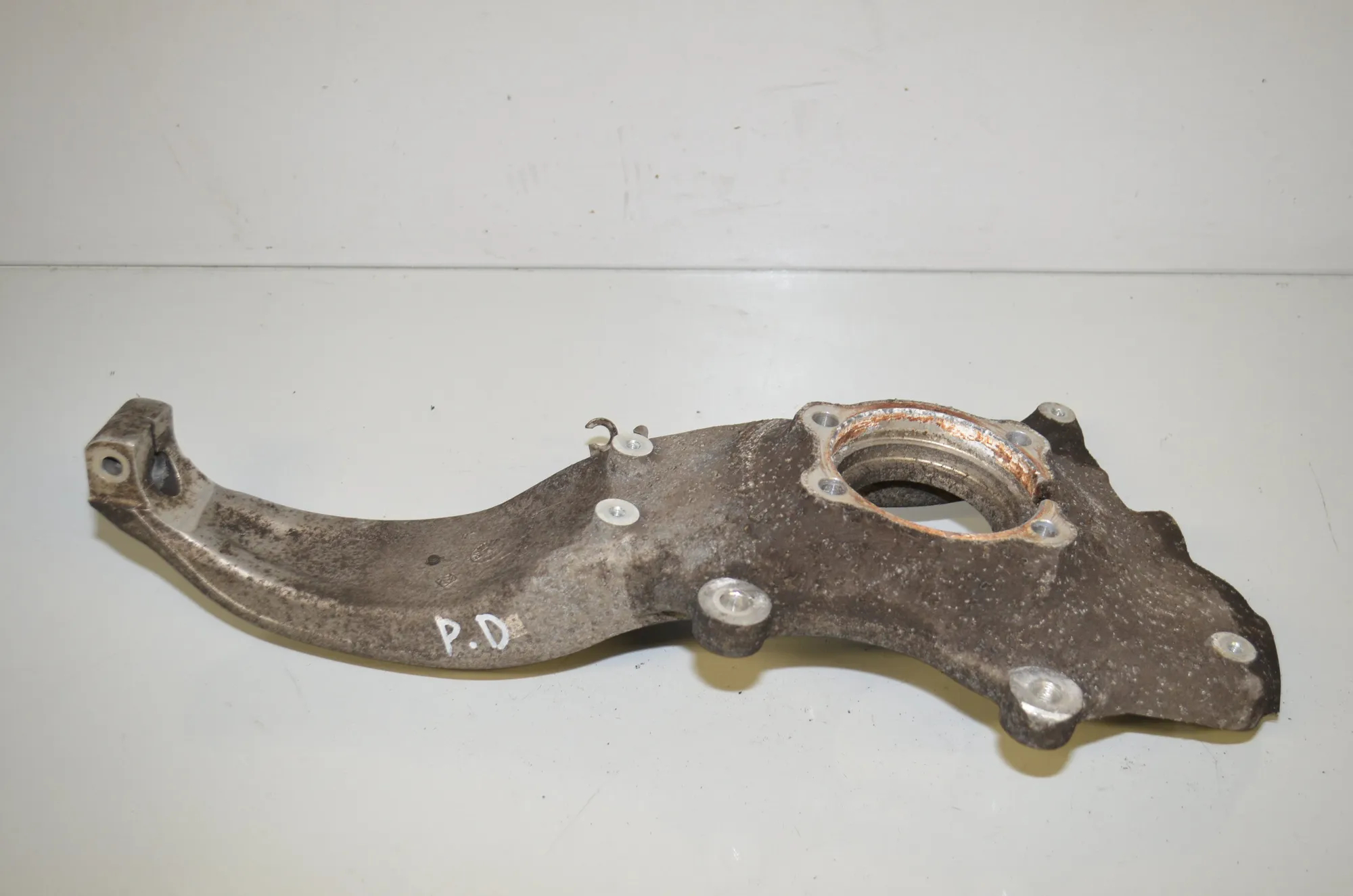 Front Right Wheel Hub – OEM 6884378 · BMW 7 (G11, G12) 730 d 2016
