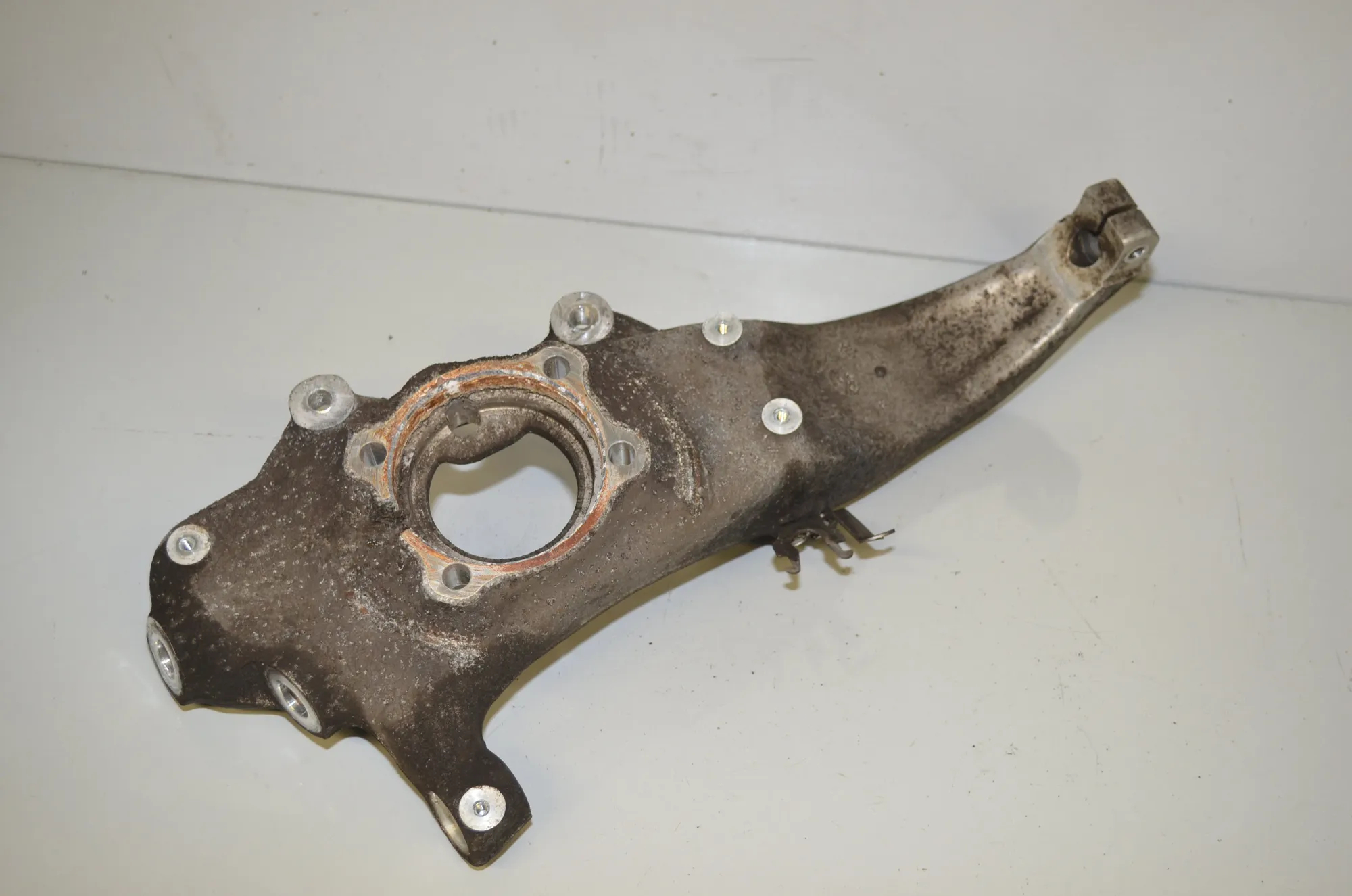 Front Right Wheel Hub – OEM 6884378 · BMW 7 (G11, G12) 730 d 2016 – 2