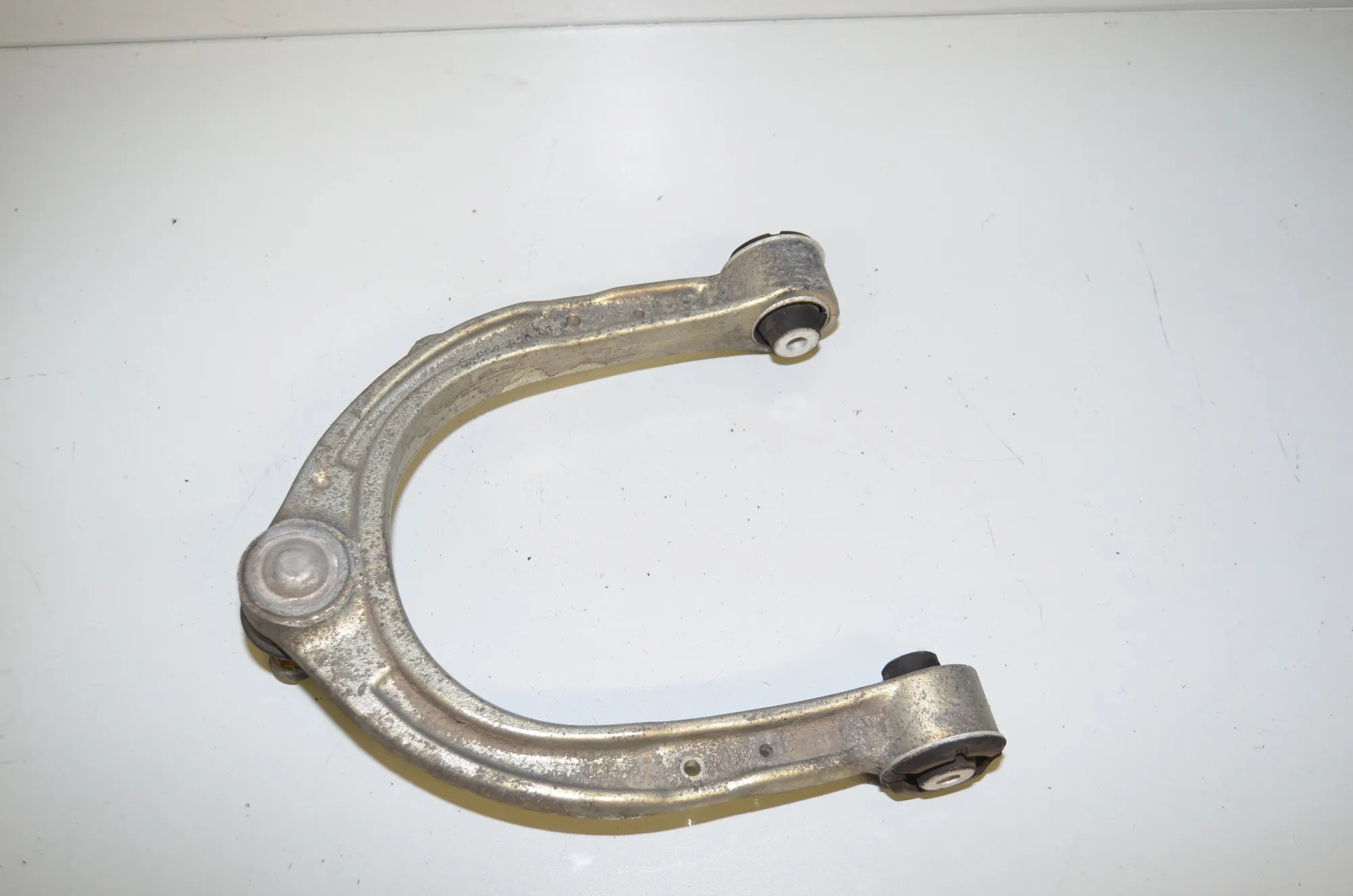 Front Left Upper Control Arm – OEM 6868530 · BMW 7 (G11, G12) 730 d 2016 – 4