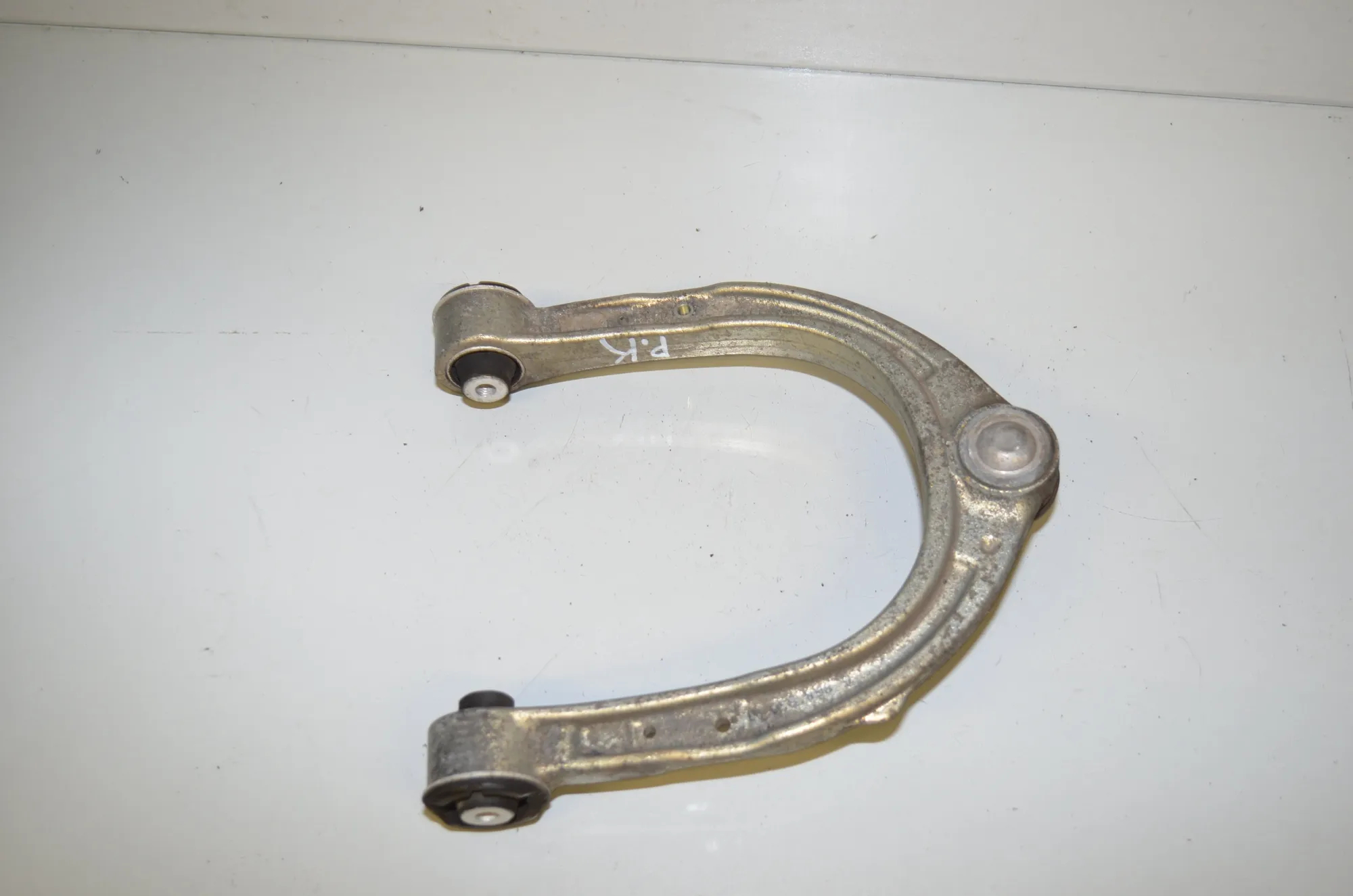 Front Left Upper Control Arm – OEM 6868530 · BMW 7 (G11, G12) 730 d 2016 – 3