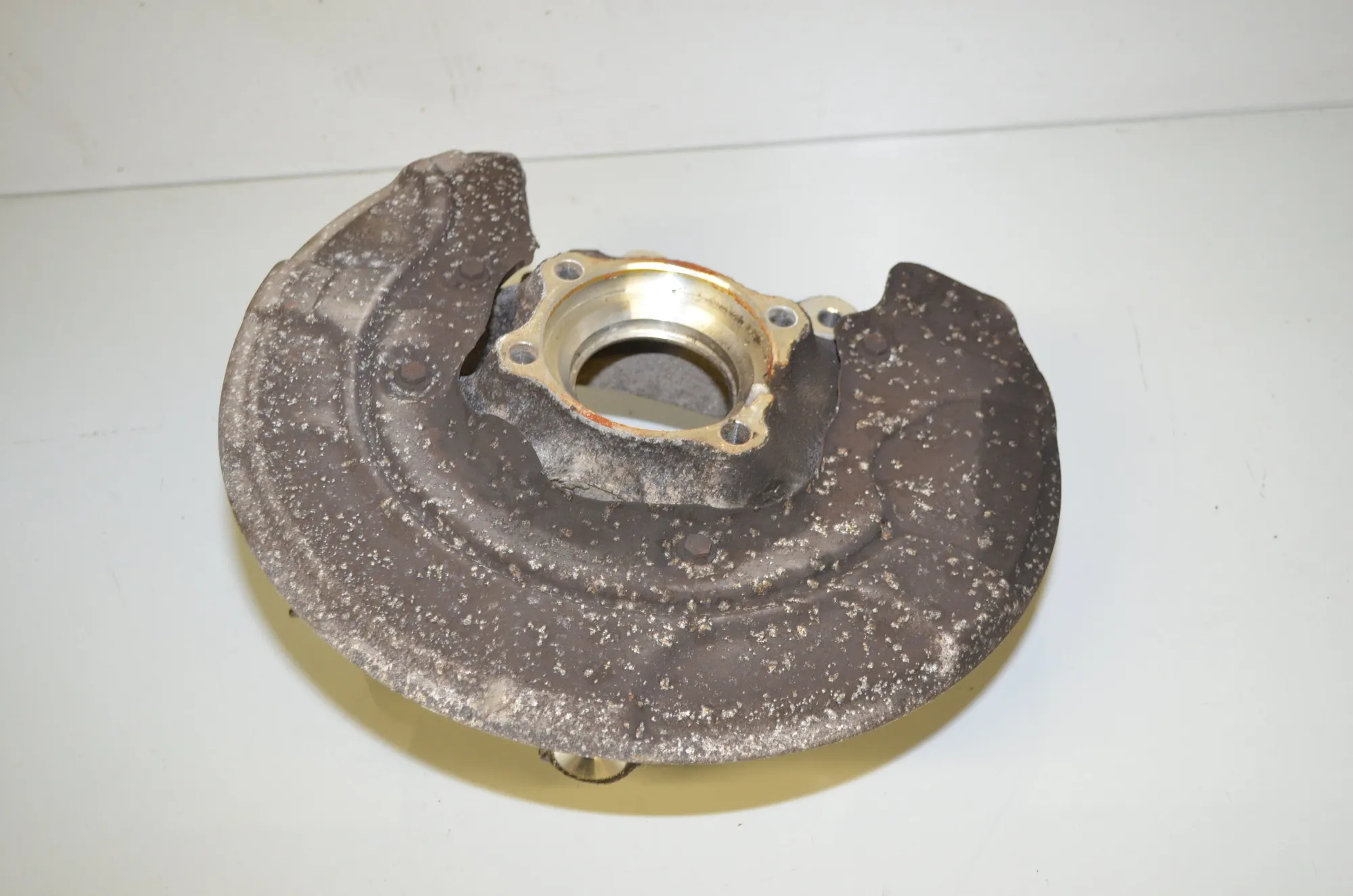 Rear Right Wheel Hub – OEM 6865662 · BMW 7 (G11, G12) 730 d 2016 – 2
