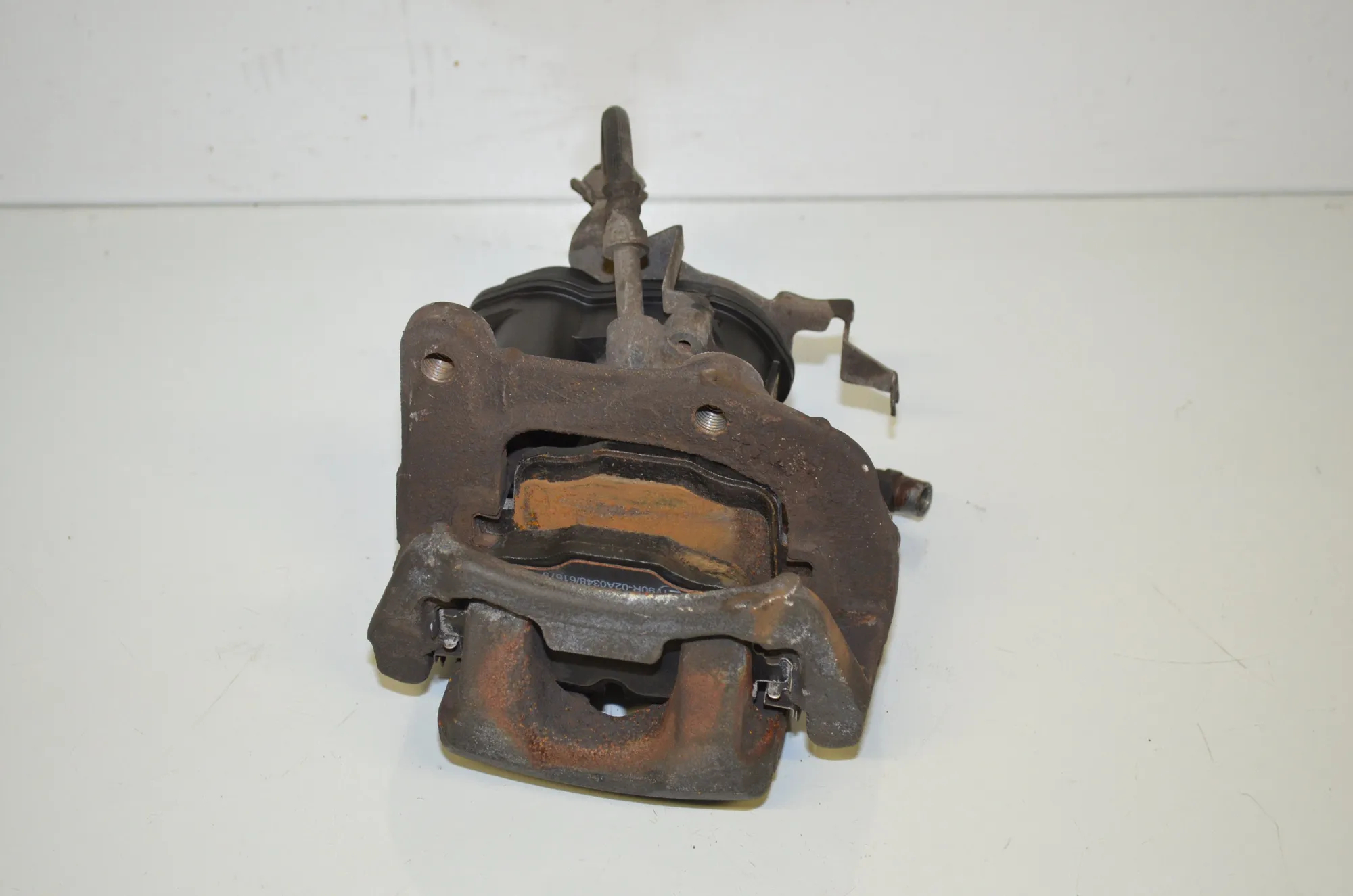 Rear Right Brake Caliper – OEM 6870572 · BMW 7 (G11, G12) 730 d 2016 – 3