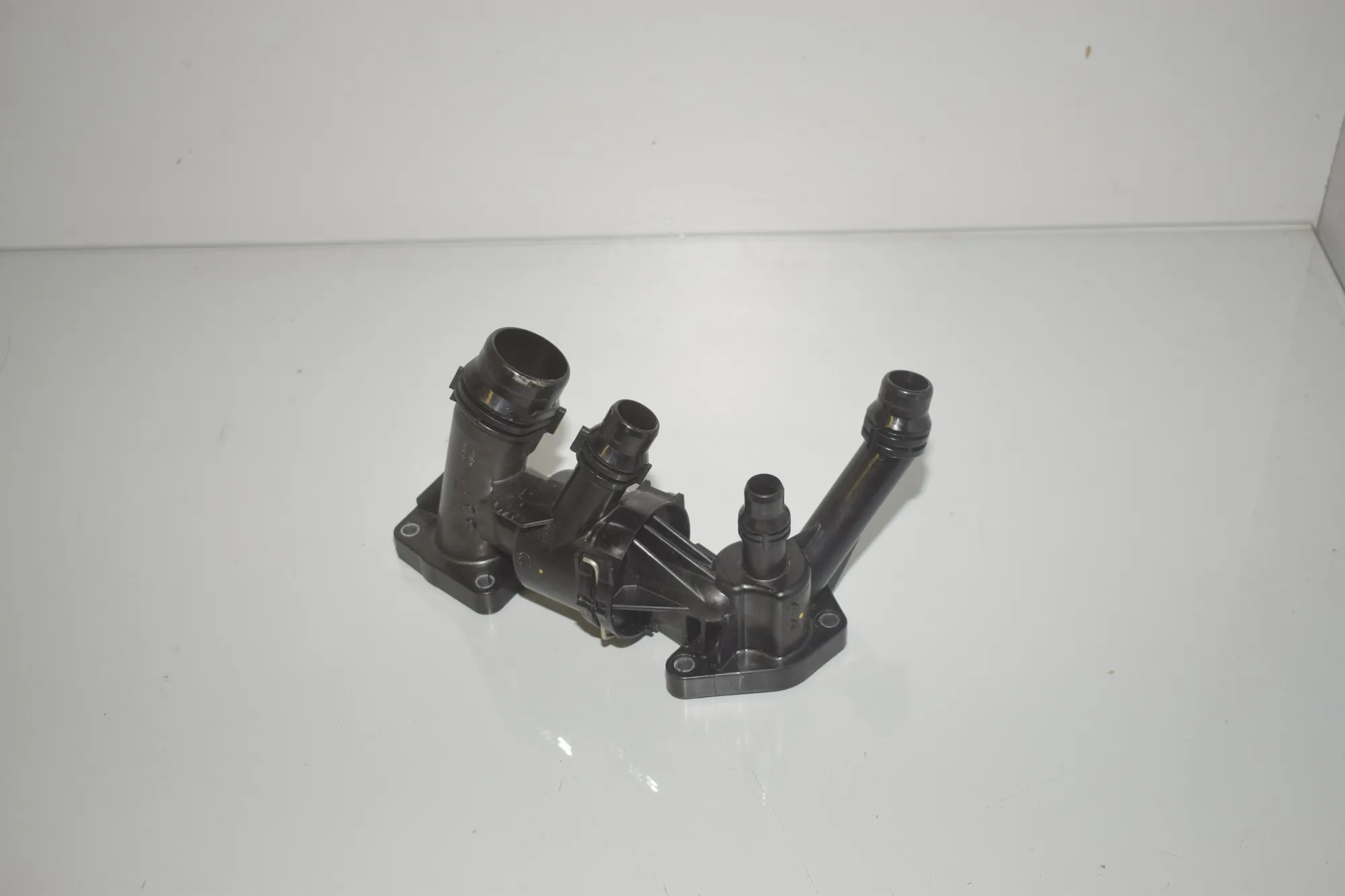 Thermostate Frame – OEM 8576289 · BMW 7 (G11, G12) 730 d 2016