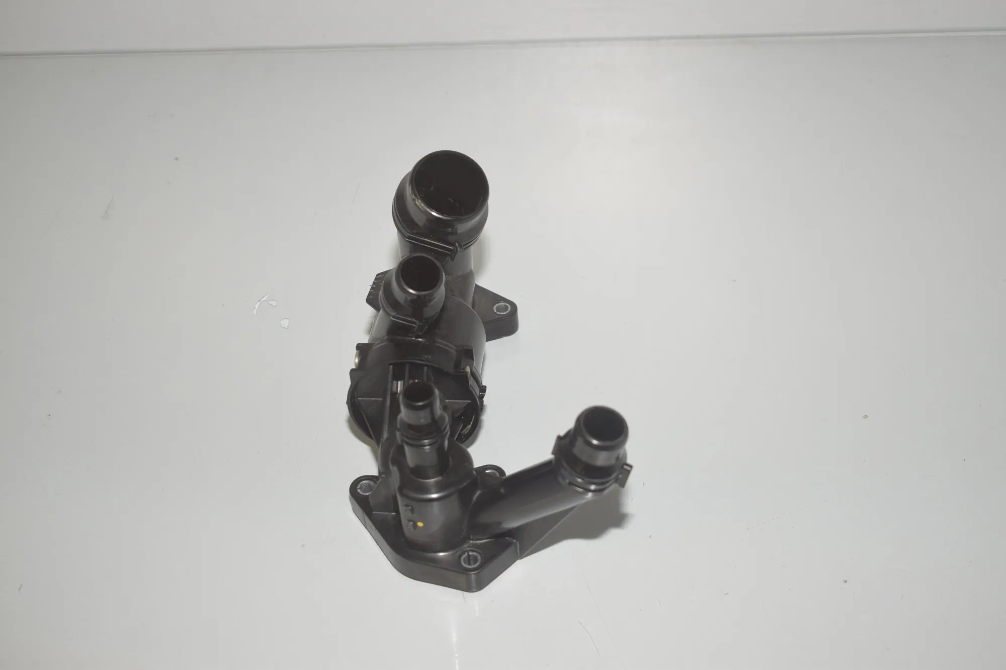 Thermostate Frame – OEM 8576289 · BMW 7 (G11, G12) 730 d 2016 – 2