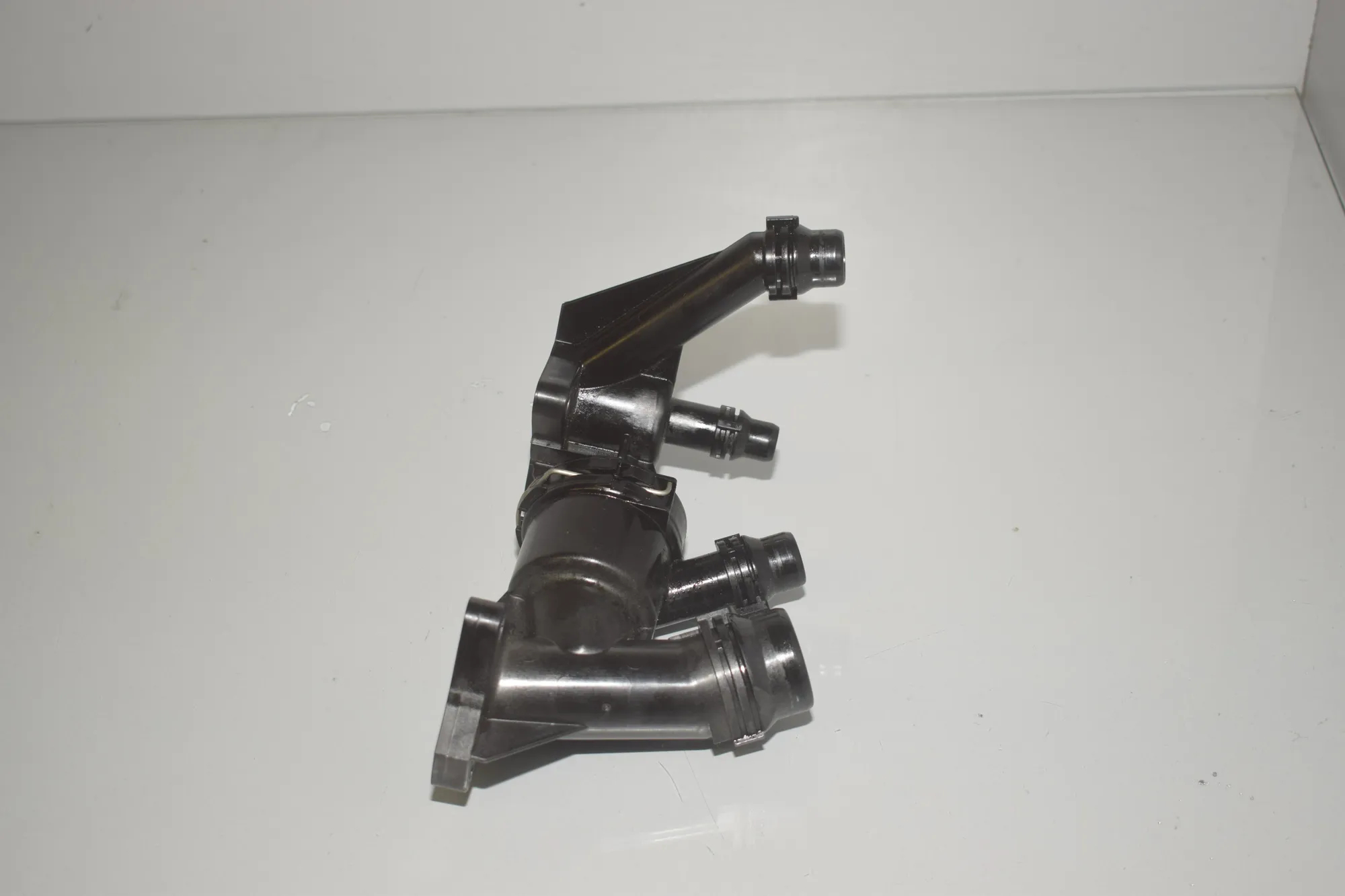 Thermostate Frame – OEM 8576289 · BMW 7 (G11, G12) 730 d 2016 – 4