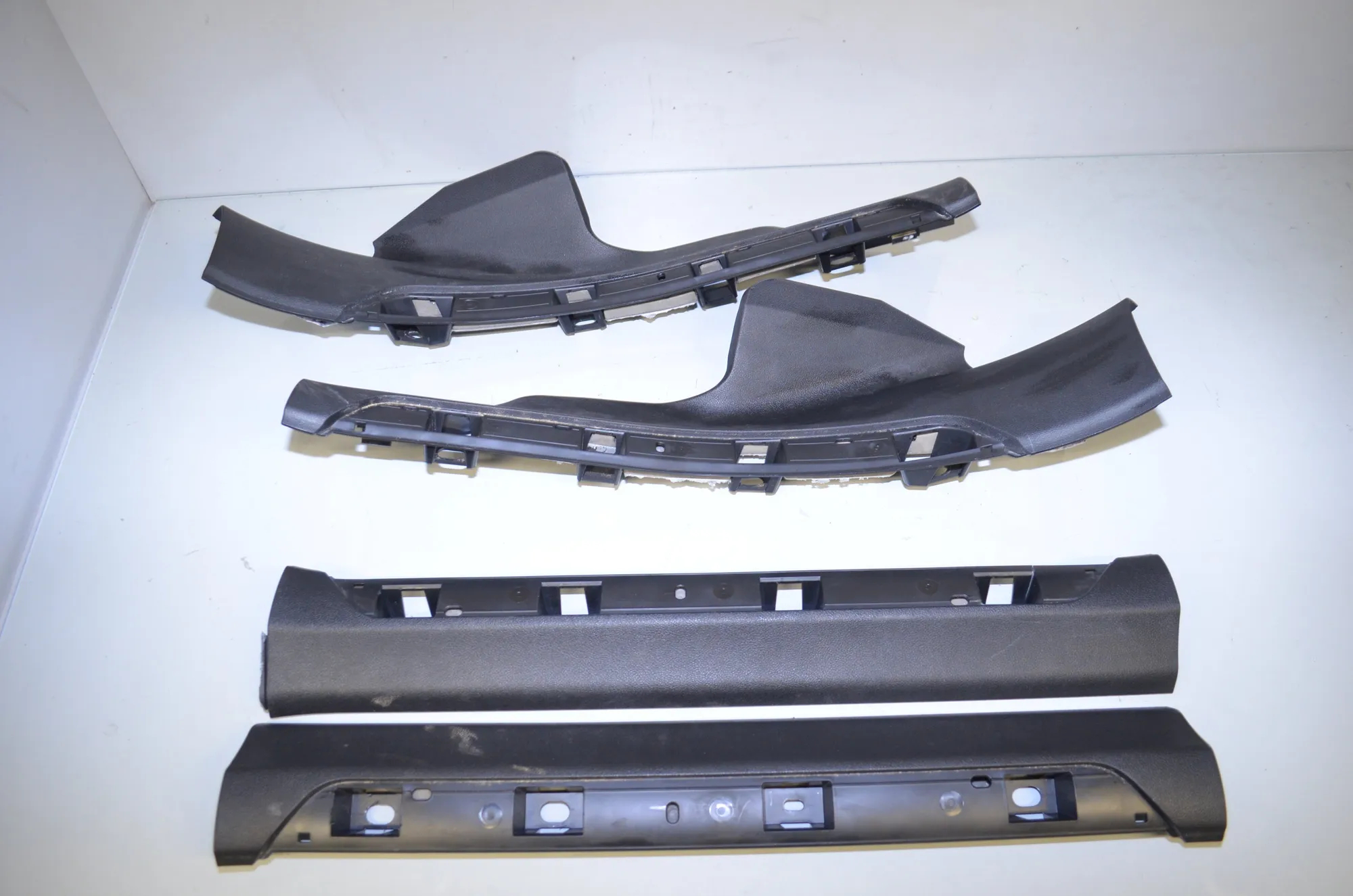 Front Right Interior Step Trim – OEM 7343494 · BMW 7 (G11, G12) 730 d 2016
