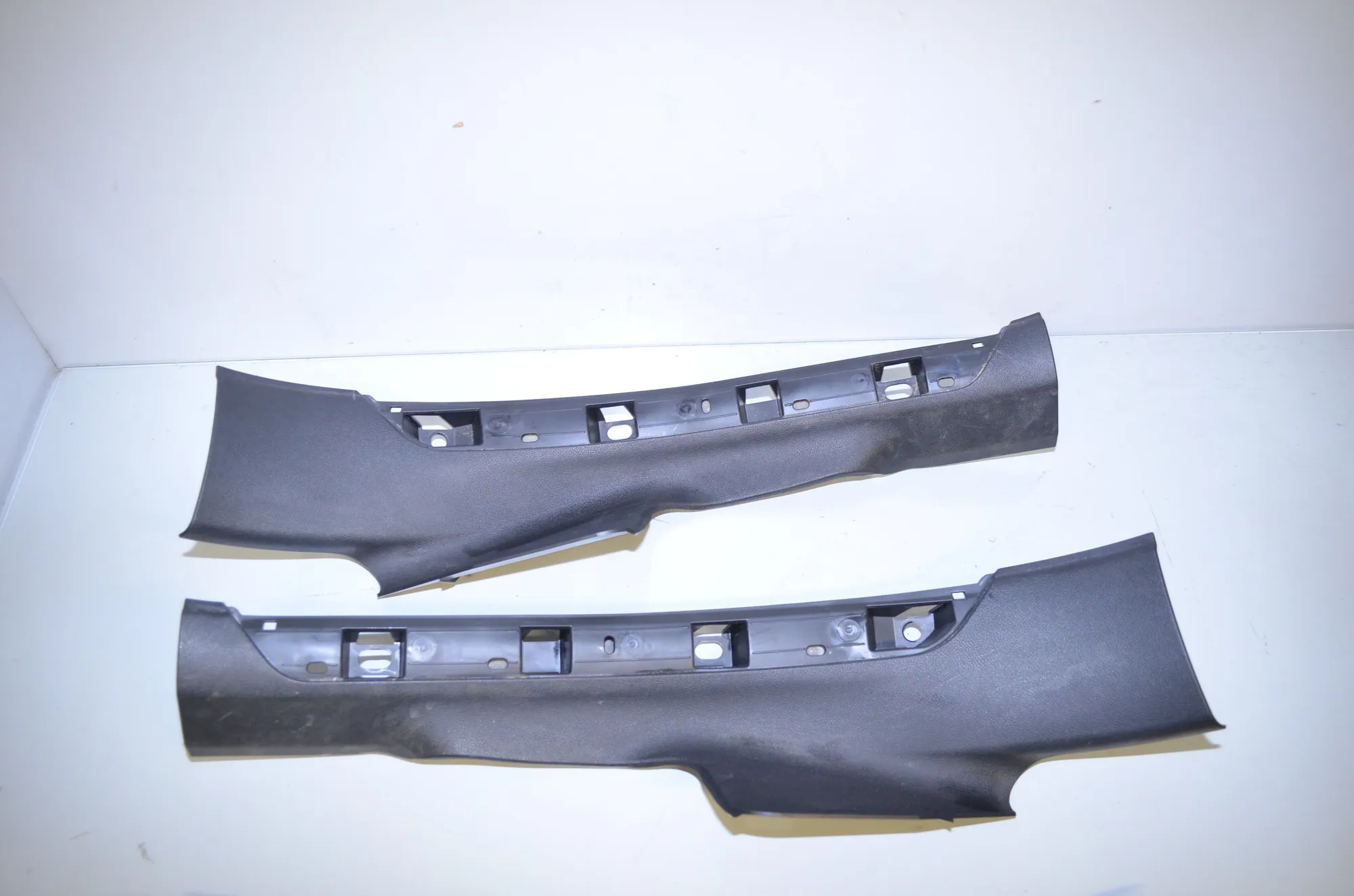 Front Right Interior Step Trim – OEM 7343494 · BMW 7 (G11, G12) 730 d 2016 – 3