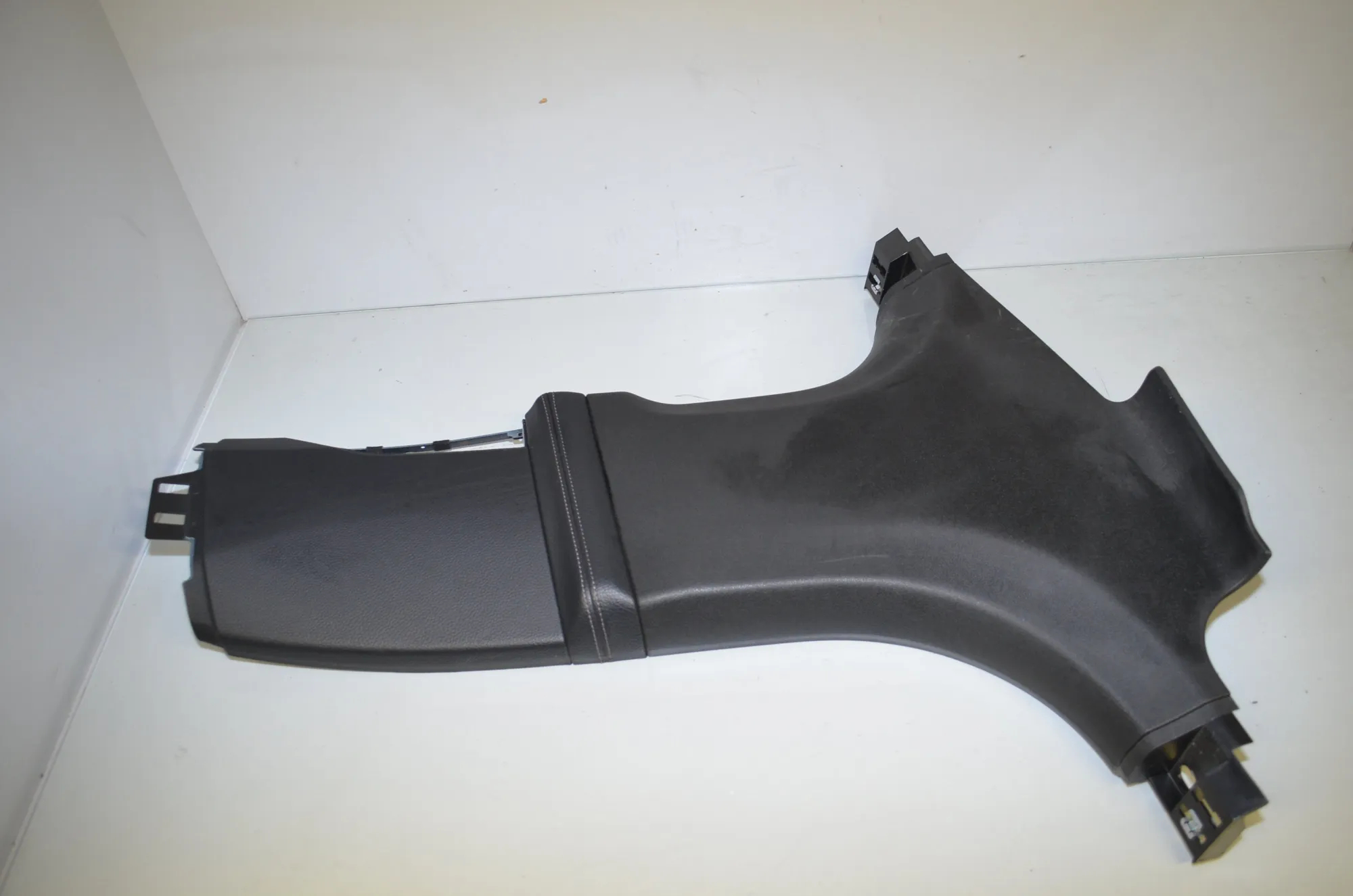 Right Side B Pillar Trim – OEM 7355332 · BMW 7 (G11, G12) 730 d 2016 – 2
