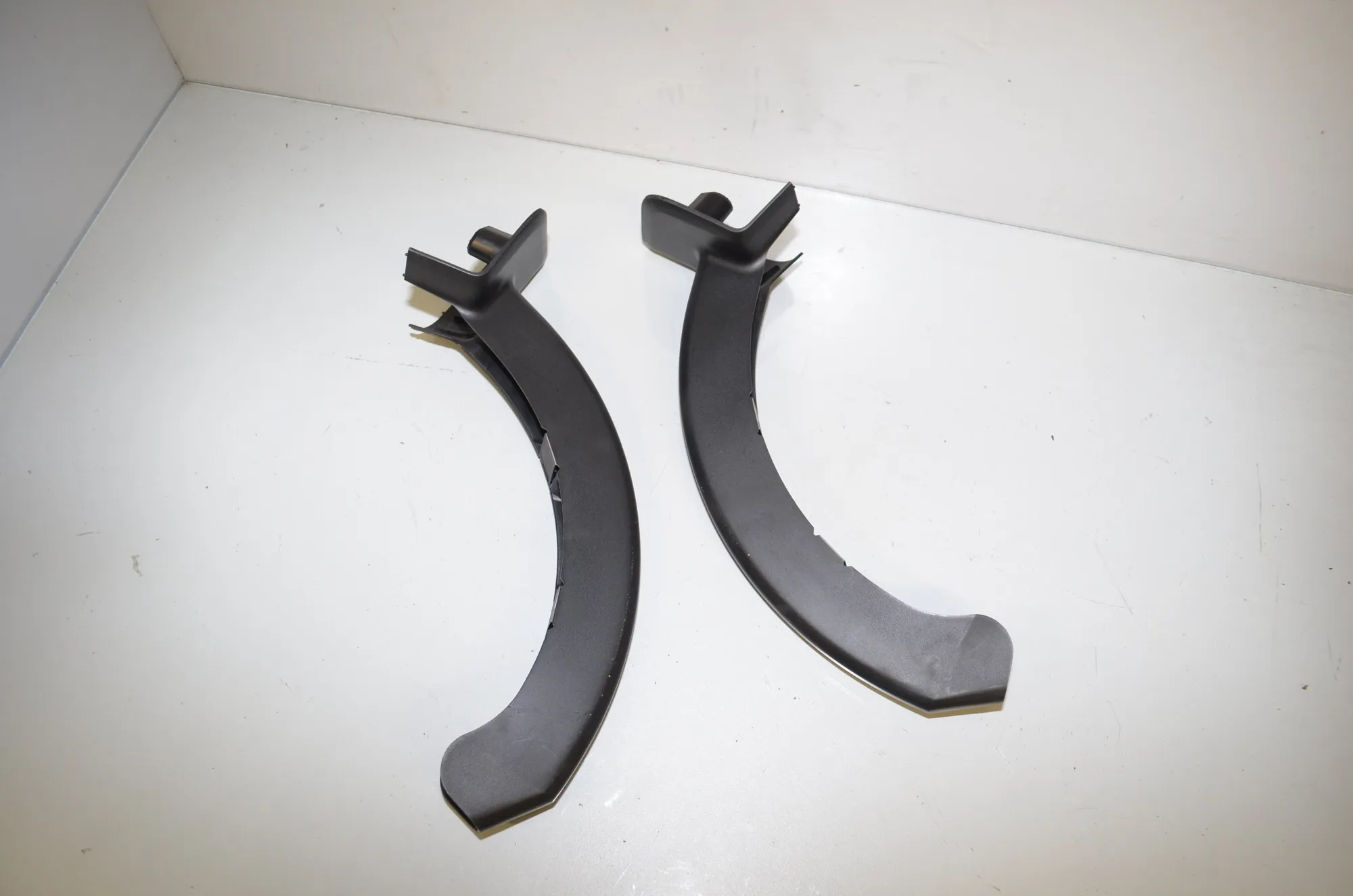 Hinge Trim – OEM 7371812 · BMW 7 (G11, G12) 730 d 2016 – 4