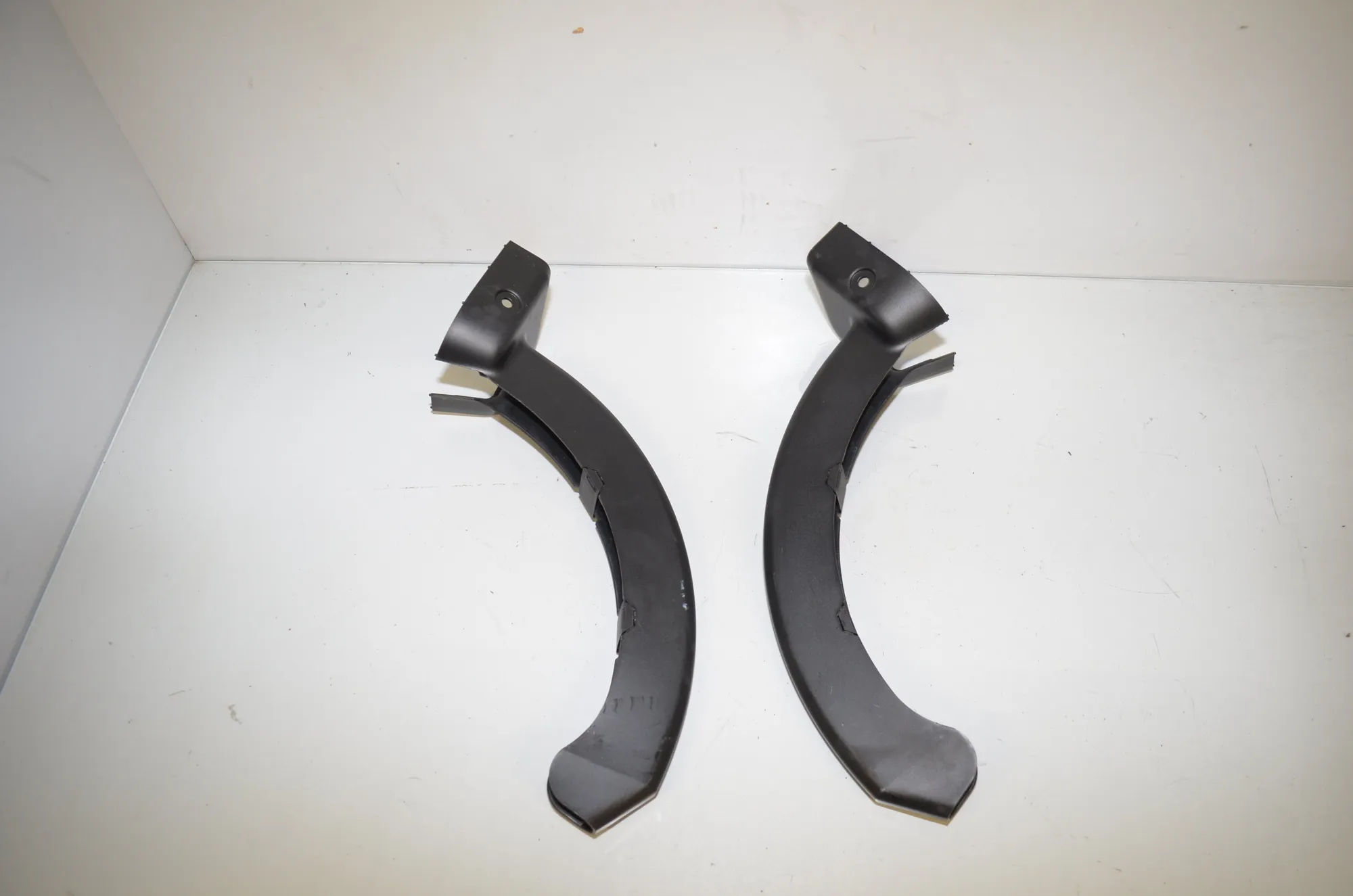 Hinge Trim – OEM 7371812 · BMW 7 (G11, G12) 730 d 2016 – 2