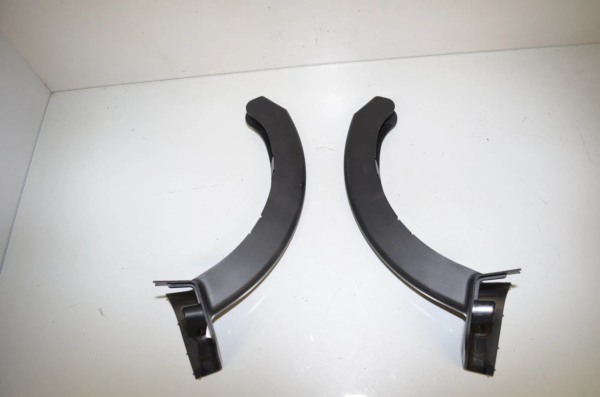 Hinge Trim – OEM 7371812 · BMW 7 (G11, G12) 730 d 2016 – 3