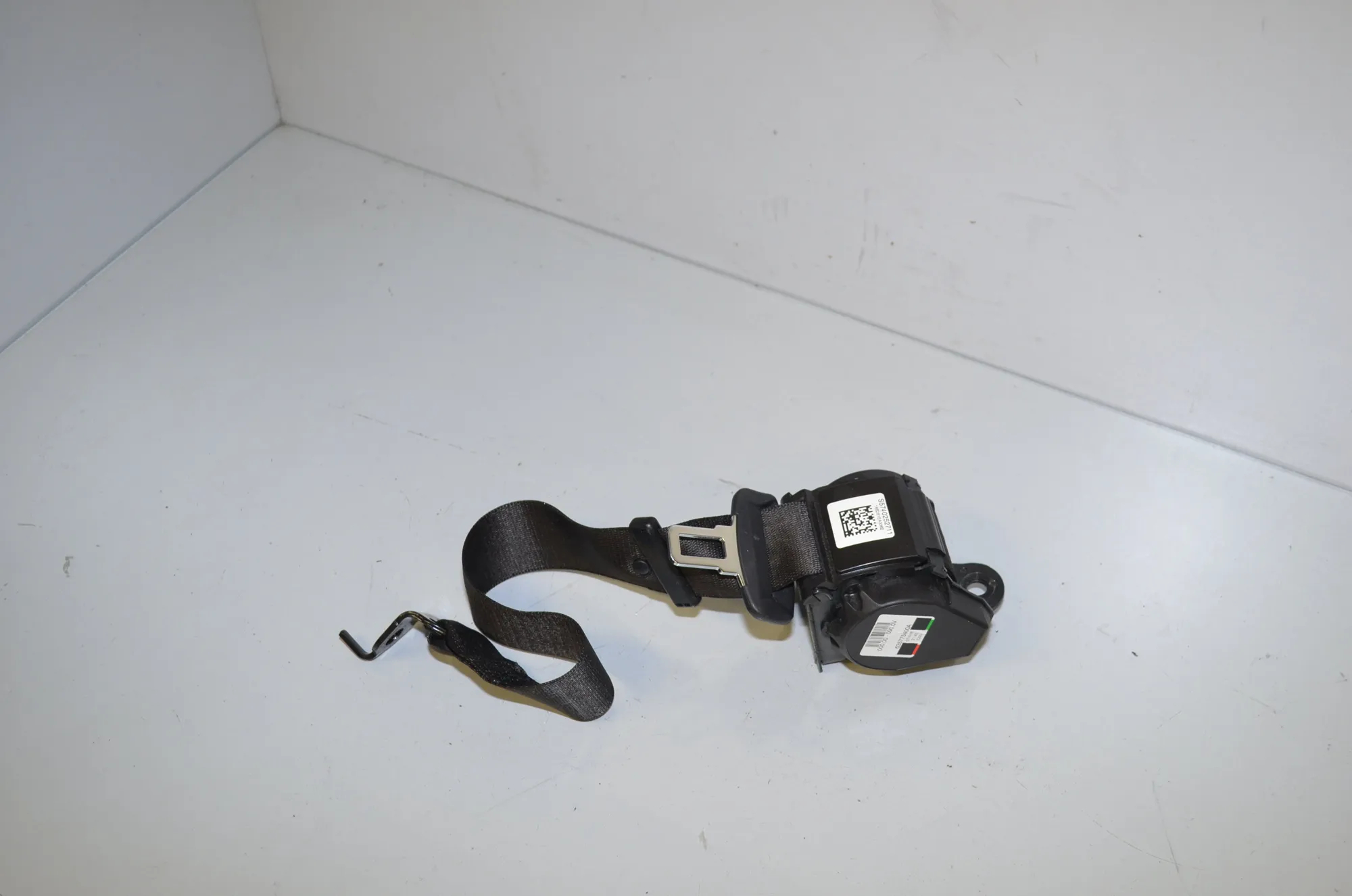Rear Middle Seatbelt – OEM 7402527 · BMW 7 (G11, G12) 730 d 2016 – 2