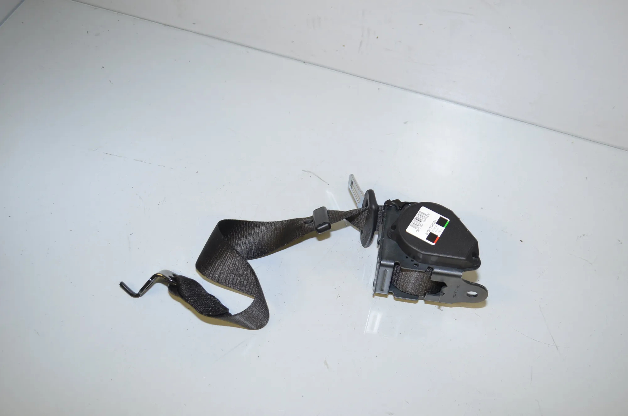 Rear Middle Seatbelt – OEM 7402527 · BMW 7 (G11, G12) 730 d 2016 – 3