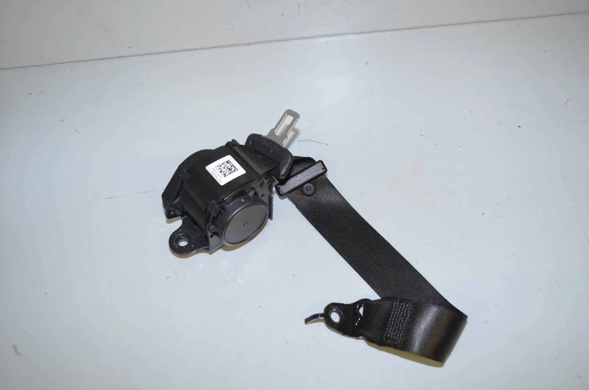 Rear Middle Seatbelt – OEM 7402527 · BMW 7 (G11, G12) 730 d 2016
