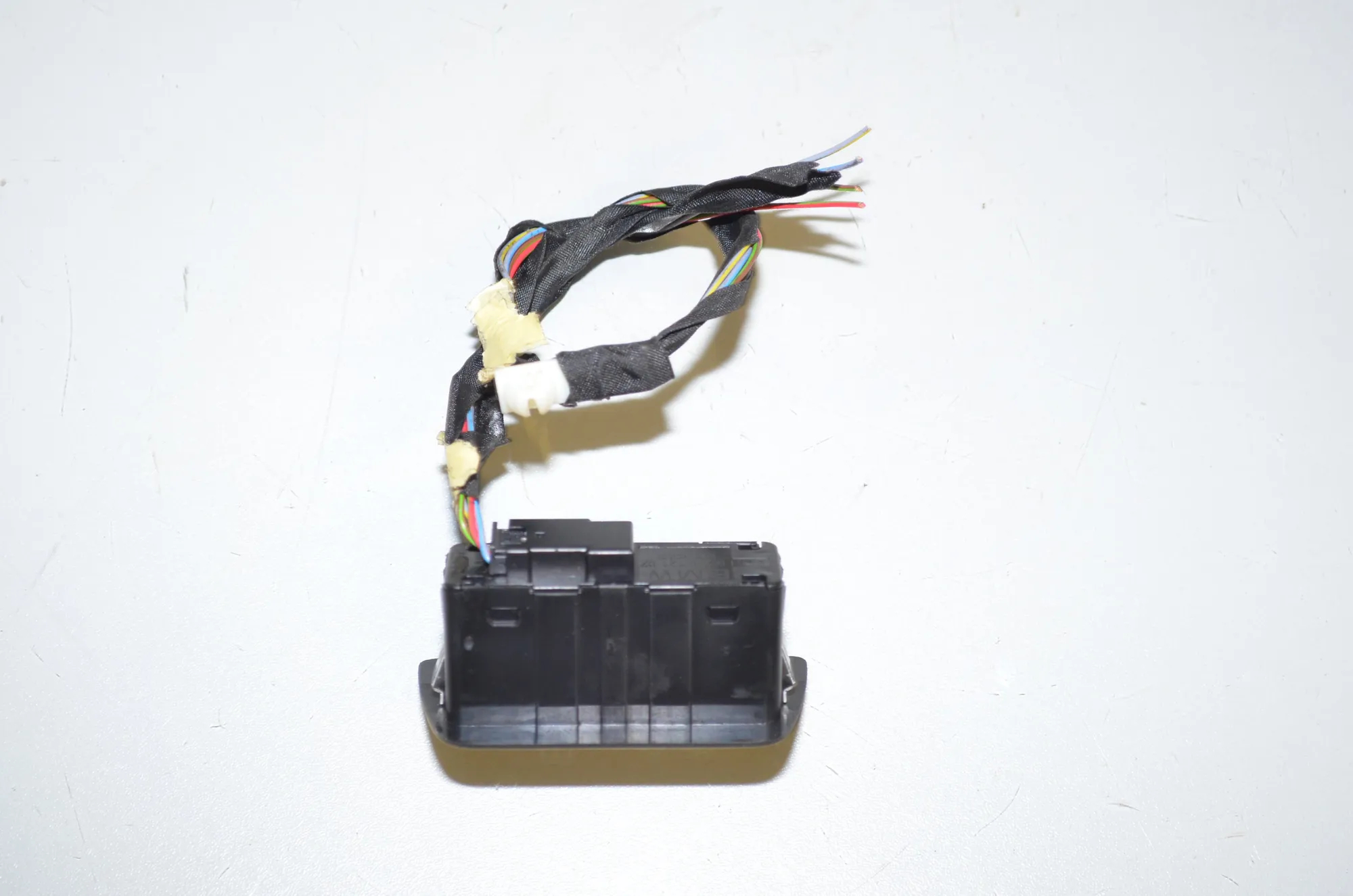 Electric Tailgate Opening Kit – OEM 7477720 · BMW 7 (G11, G12) 730 d 2016 – 9
